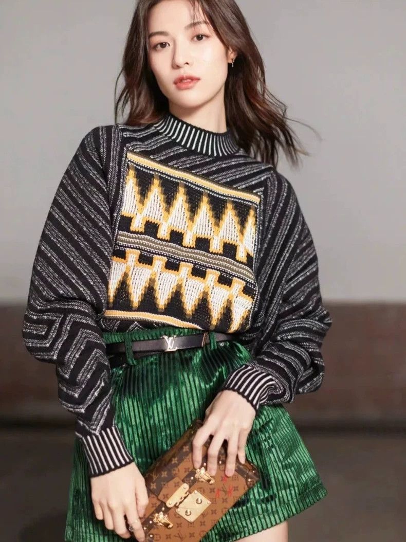 Louis Vuitton Louis Vuitton Geometric Pullover sweater Size M / US 6-8 / IT 42-44 - 1 Thumbnail