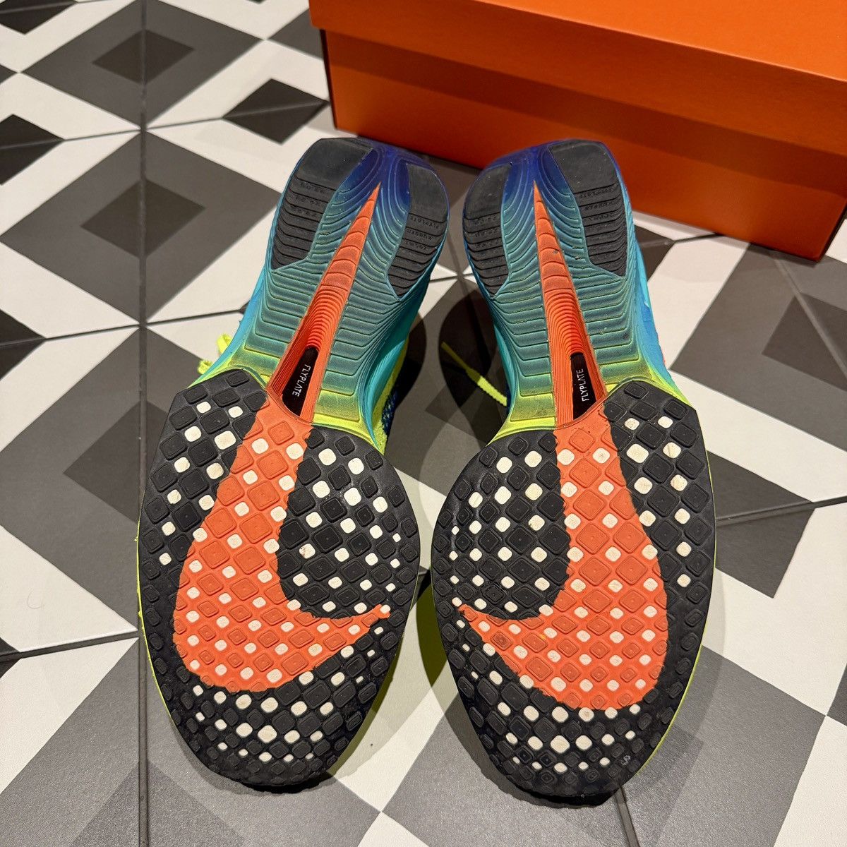 Nike Nike Vaporfly 3 Size US 11.5 / EU 44-45 - 5 Thumbnail