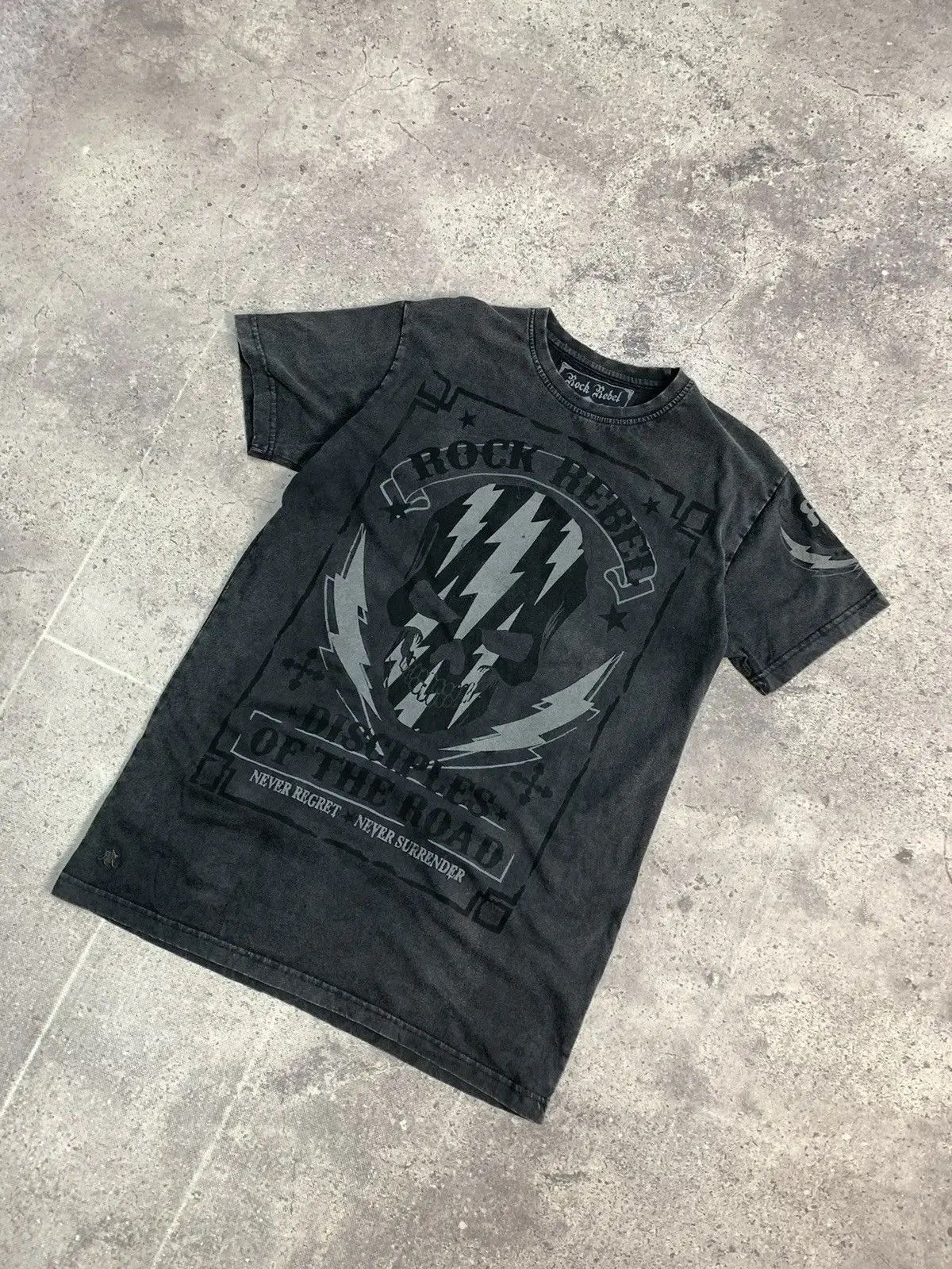 Affliction SALE💣💣 Y2k affliction style rock rebel aop band tee Size US M / EU 48-50 / 2 - 9 Thumbnail