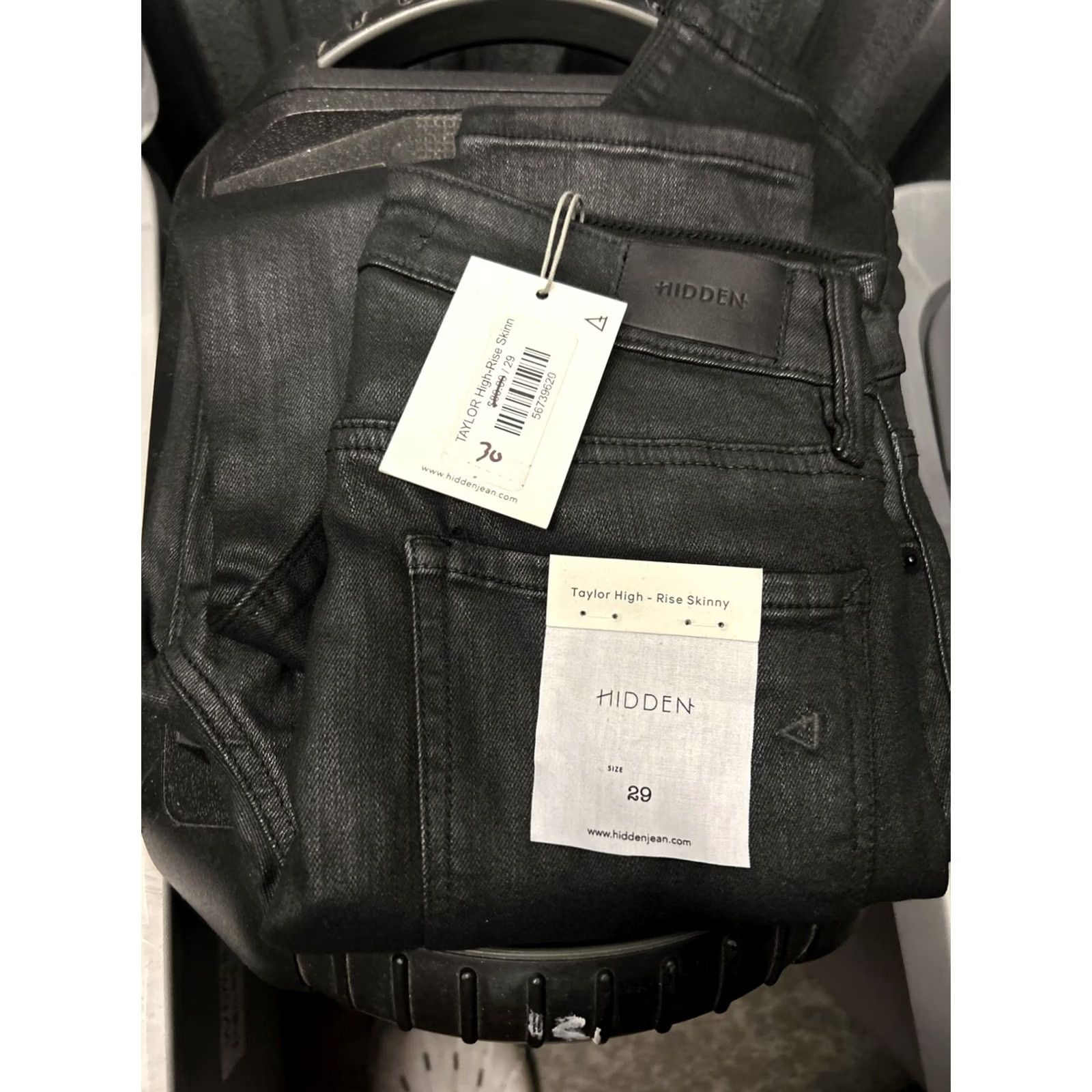 Vintage VINTAGE? (No) Hidden Jeans Taylor High-Rise Black Textured Skinny Pants Size 29 Womens Size 29 Black Skinny Jeans Hidden Womens NWT NEW Size 29" - 3 Thumbnail