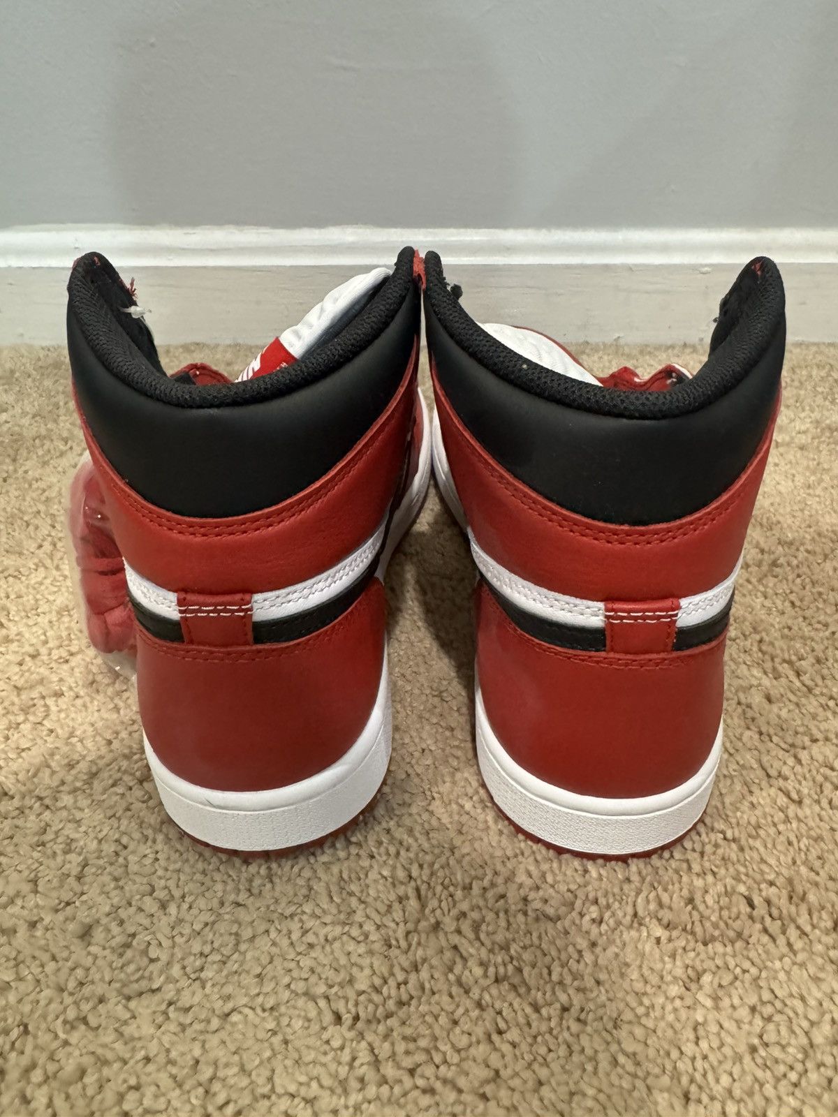 Jordan Brand Jordan 1 Chicago 2015 Size US 10 / EU 43 - 8 Thumbnail