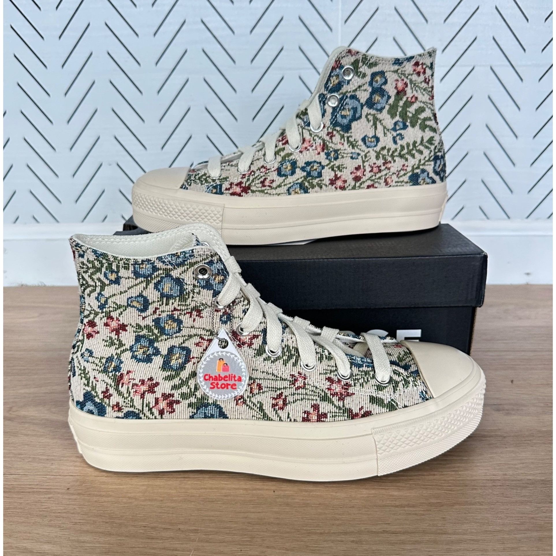 ✨Converse Chuck Taylor Lift Platform 8.5 Womens Sneakers Flo