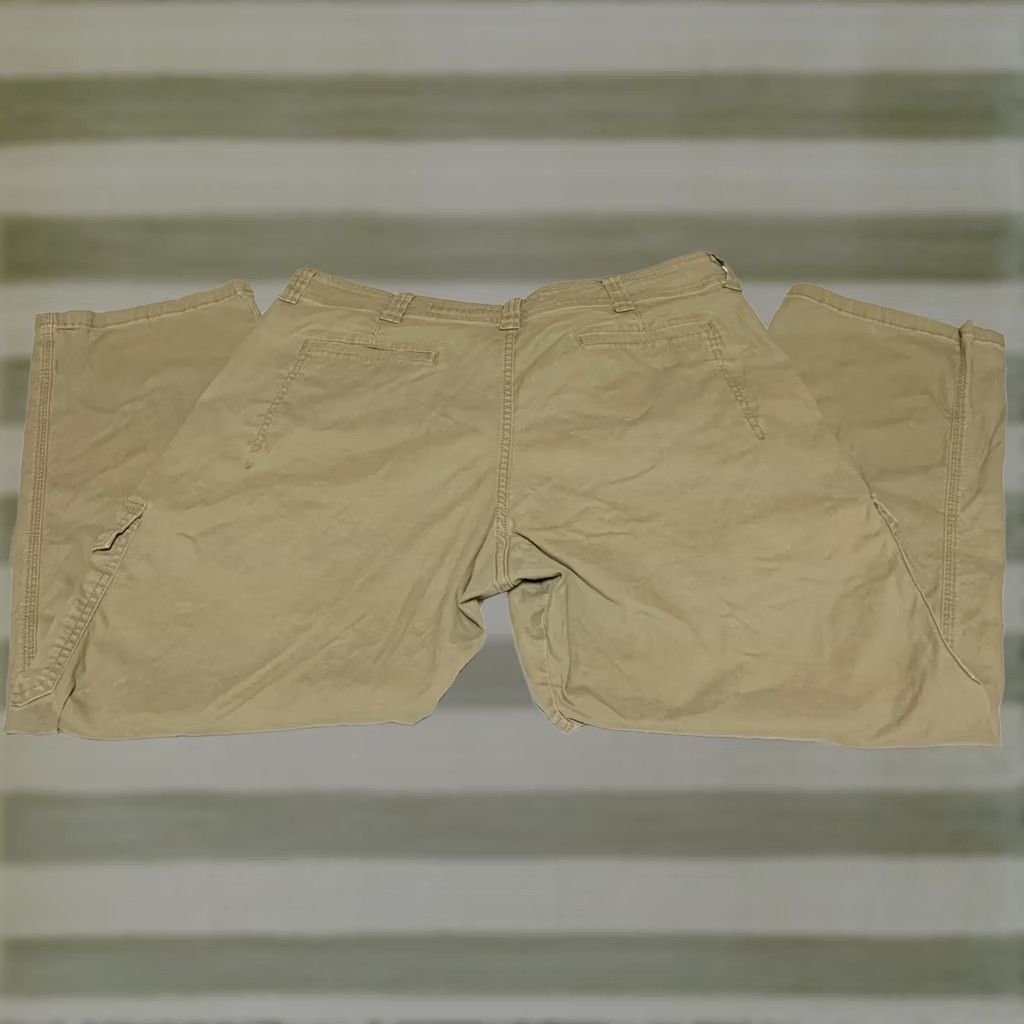 Wrangler Wrangler Pants Cargo Flat Front BeIGe 40x29 Men Relaxed Straight Leg Khaki Cargo Pants Size US 40 / EU 56 - 1 Thumbnail