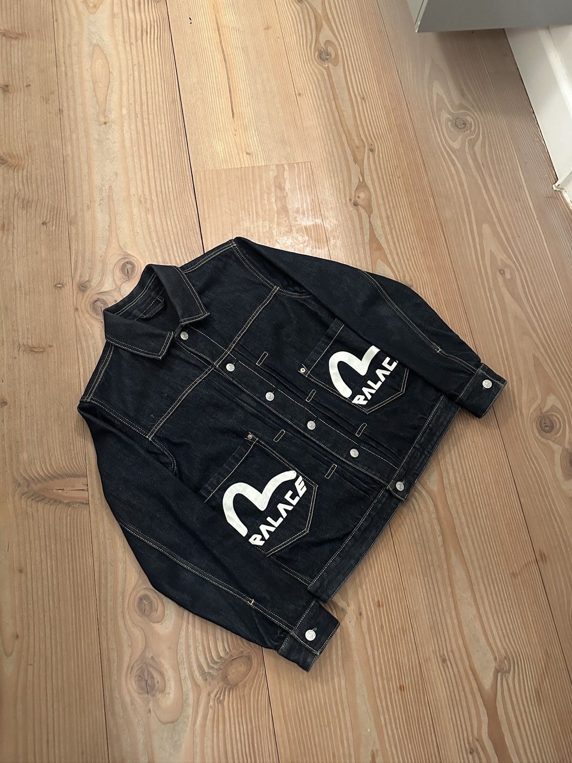 Evisu × Palace Palace X Evisu Classic Seagull Denim Jacket Indigo Raw Size US S / EU 44-46 / 1 - 1 Thumbnail