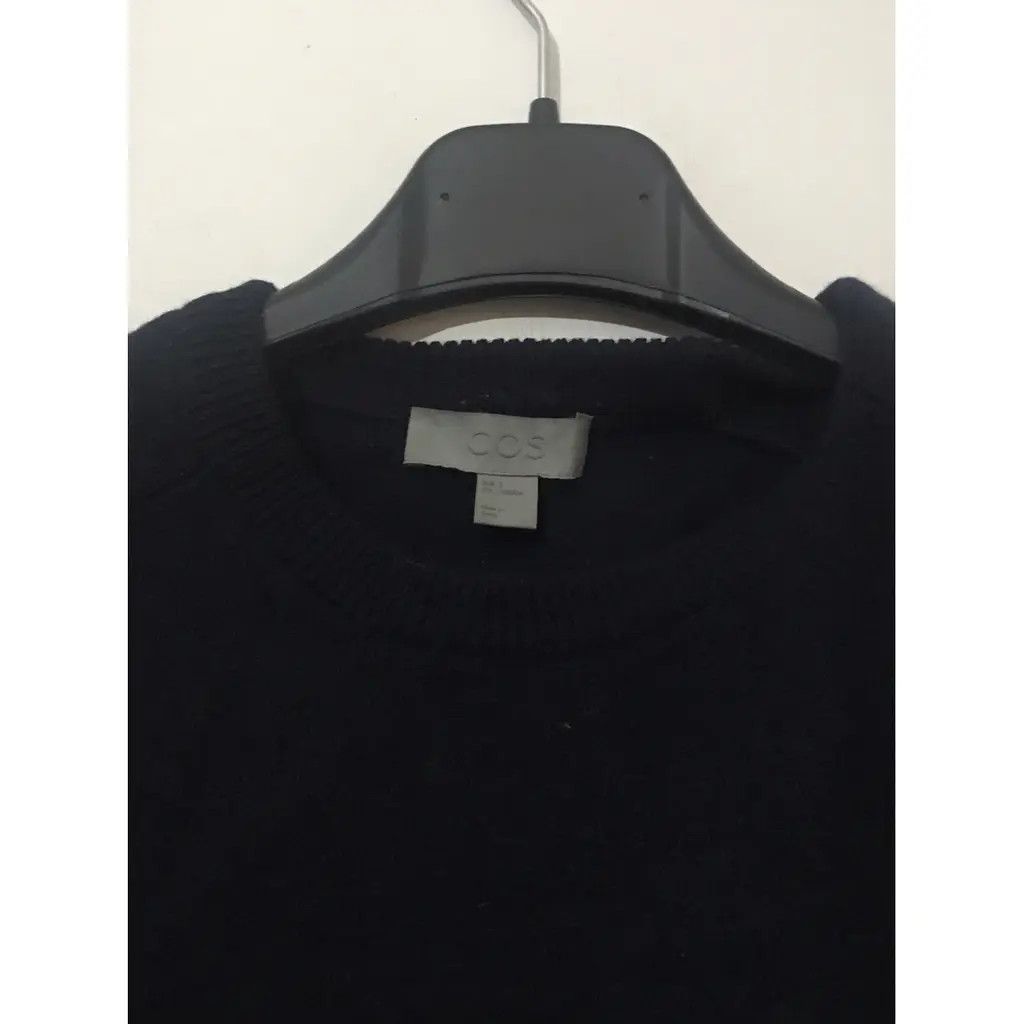 Cos COS 100% Wool Minimalist Crewneck Sweater Size US S / EU 44-46 / 1 - 4 Thumbnail