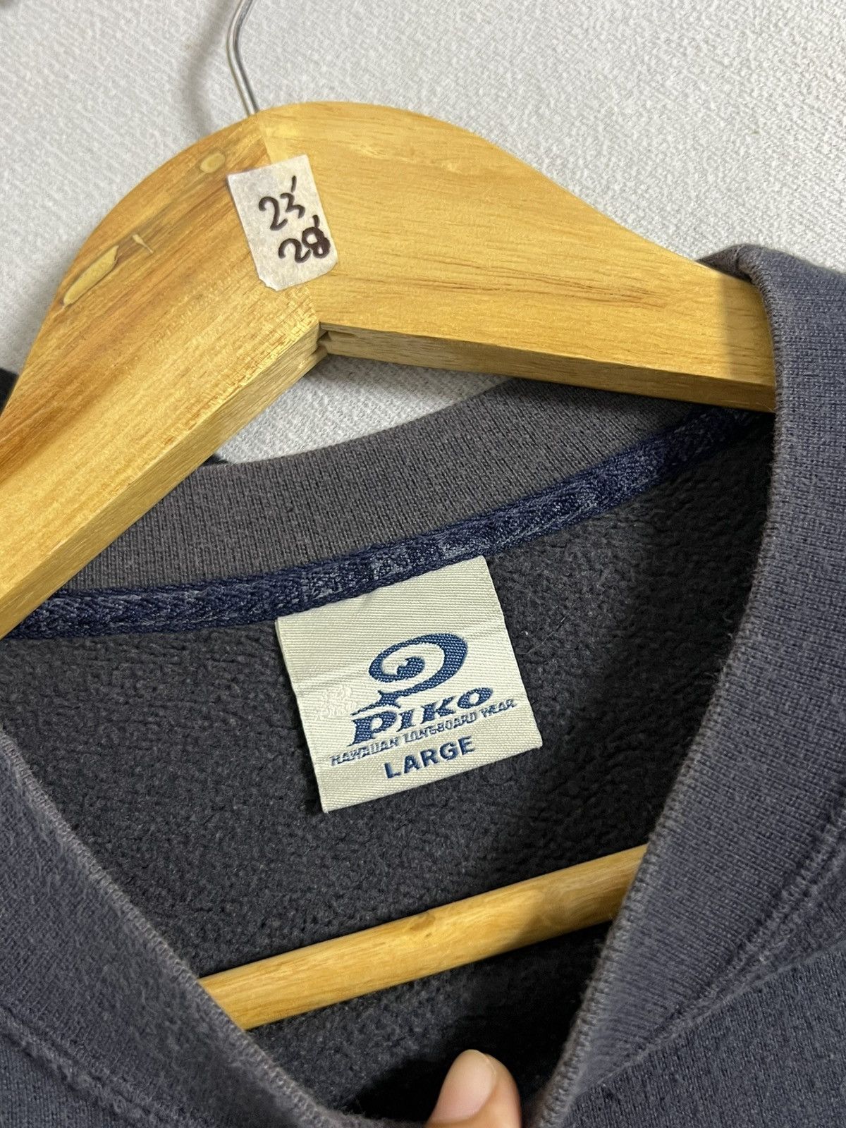 Other VINTAGE 90’s Y2K DRAGON DESIGN PIKO BACKHIT SWEATSHIRT Size US L / EU 52-54 / 3 - 10 Thumbnail