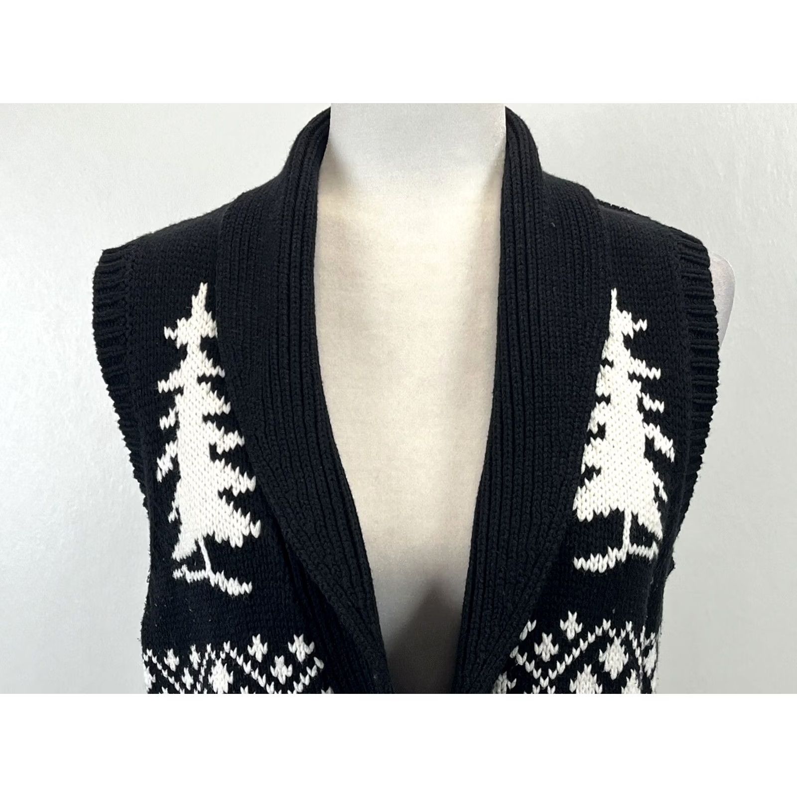 Coldwater Creek Coldwater Creek Sweater Vest Womens M Black White V-Neck Fair Isle Reindeer Knitted Cotton Blend Button Holiday Winter Scandinavian Vest Size M / US 6-8 / IT 42-44 - 5 Thumbnail