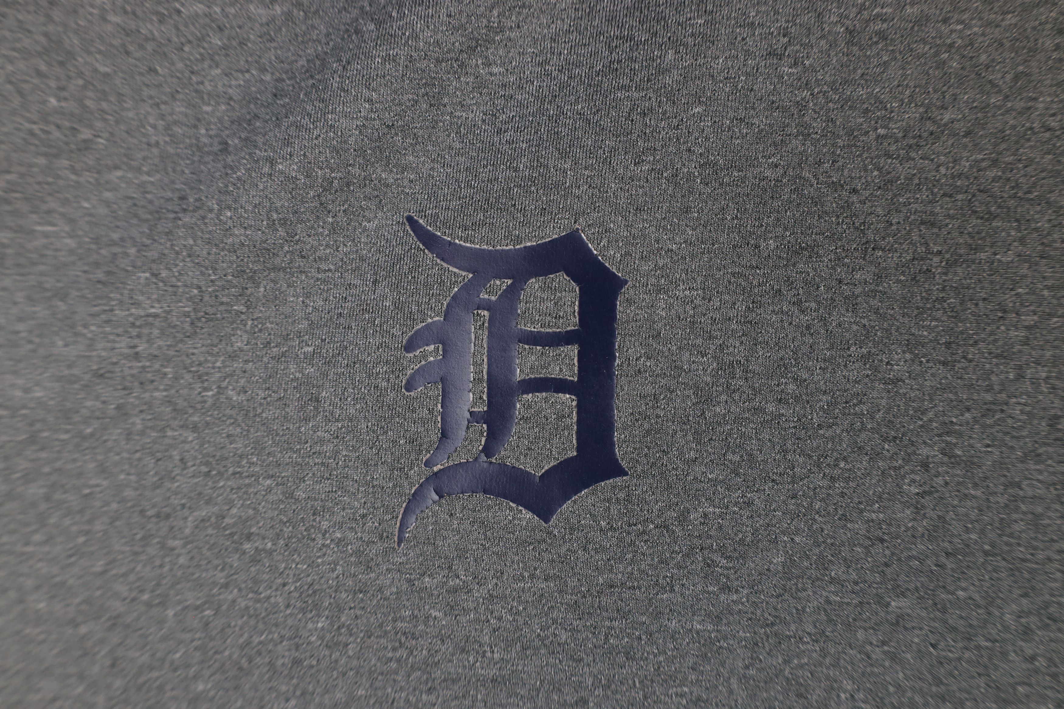 Nike × Vintage Nike Pro Detroit Tigers Baseball Old English D T-Shirt Gray Size US XL / EU 56 / 4 - 5 Thumbnail