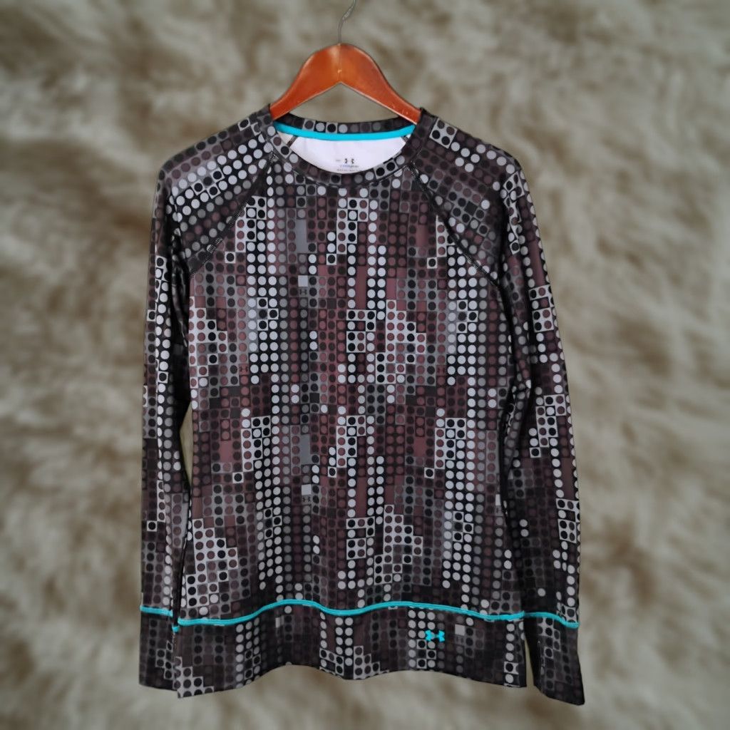Under Armour Under Armour Cold Gear Shirt Long Sleeve Womens Medium Abstract Thumb Holes Size M / US 6-8 / IT 42-44 - 1 Thumbnail