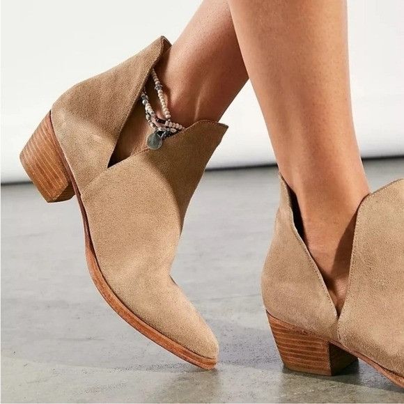Free People Free People Charm Camel Tan Suede Leather Pointed Toe Bootie Size US 7.5 / IT 37.5 - 1 Thumbnail