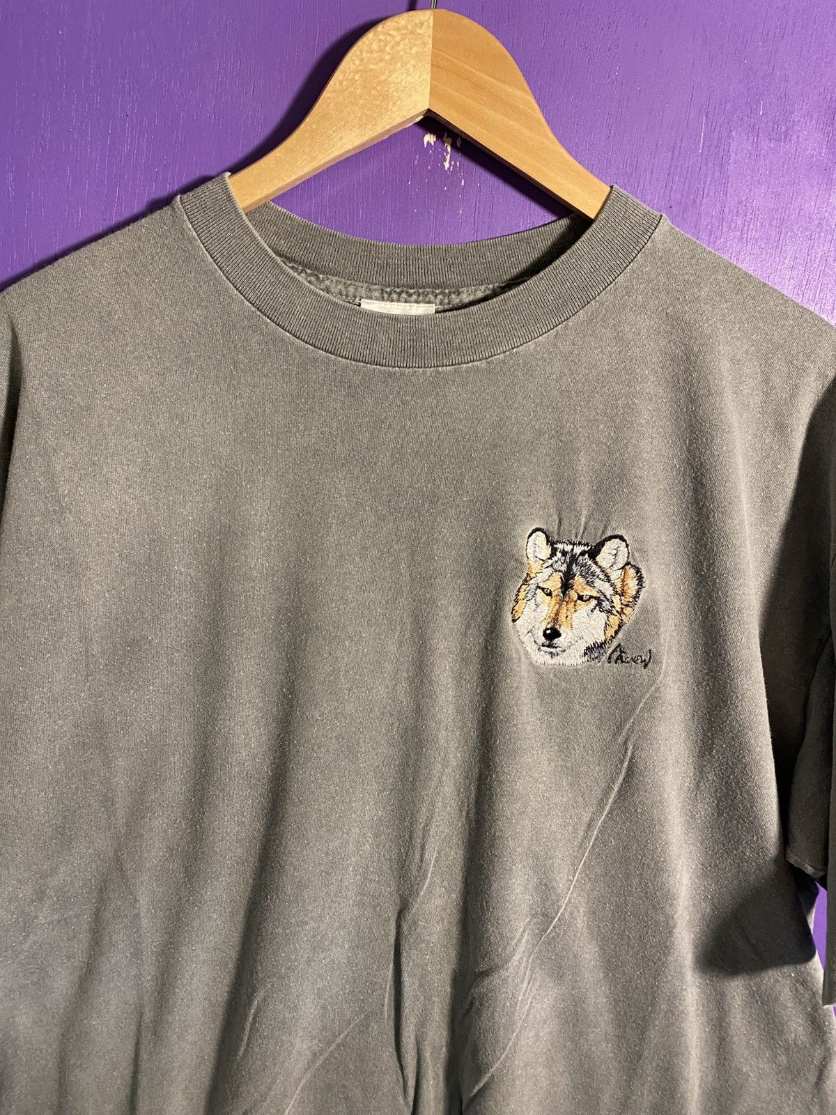 Other Vintage 90s embroidered wolf faded t-shirt Size US XL / EU 56 / 4 - 3 Thumbnail