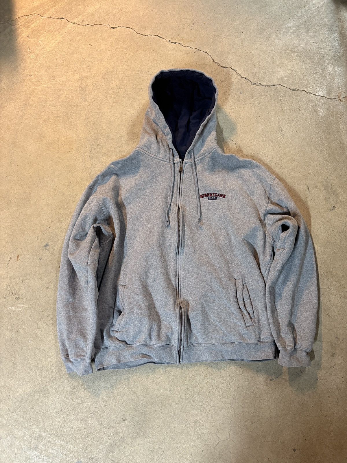 Disney Vintage 00’s Disneyland Embroidered Zip Up Hoodie Gray L Size US L / EU 52-54 / 3 - 1 Thumbnail