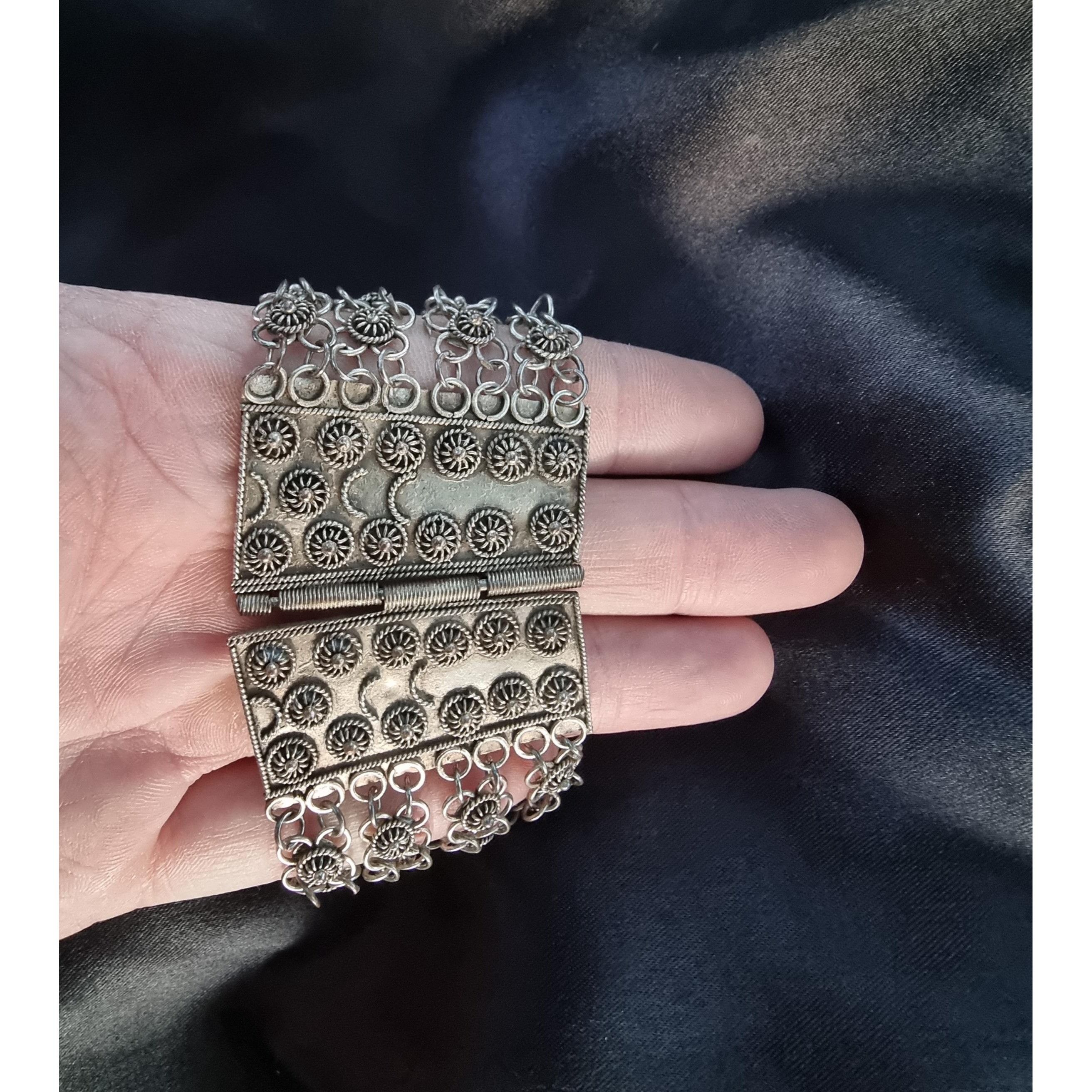 Other Vintage Antique Bracelet Trombone Slide Closure Silver Tone Size ONE SIZE - 1 Thumbnail