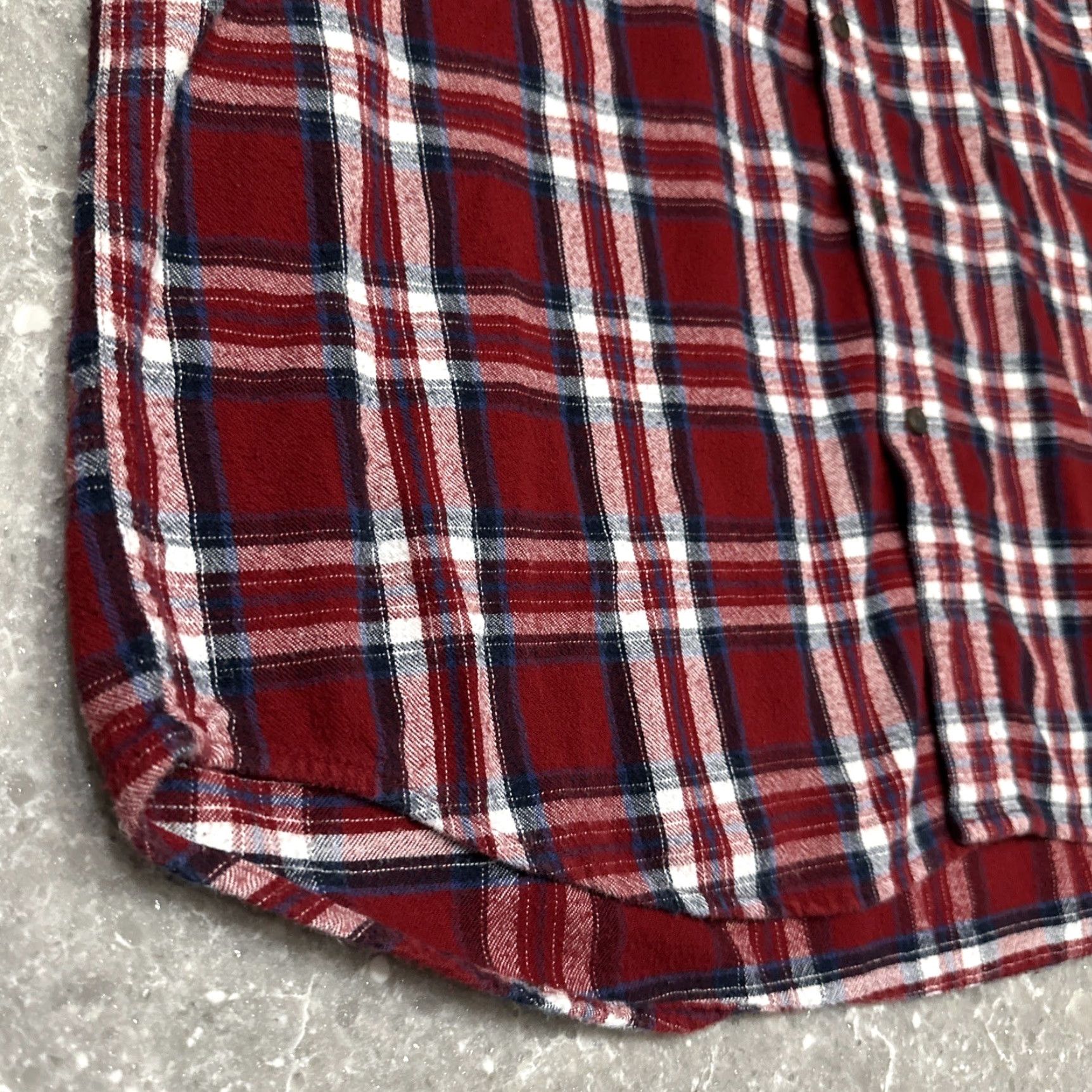 Vintage LL Bean Shirt Men's Large Long Sleeve Red Plaid Flannel Button Down Pockets Size US L / EU 52-54 / 3 - 4 Thumbnail