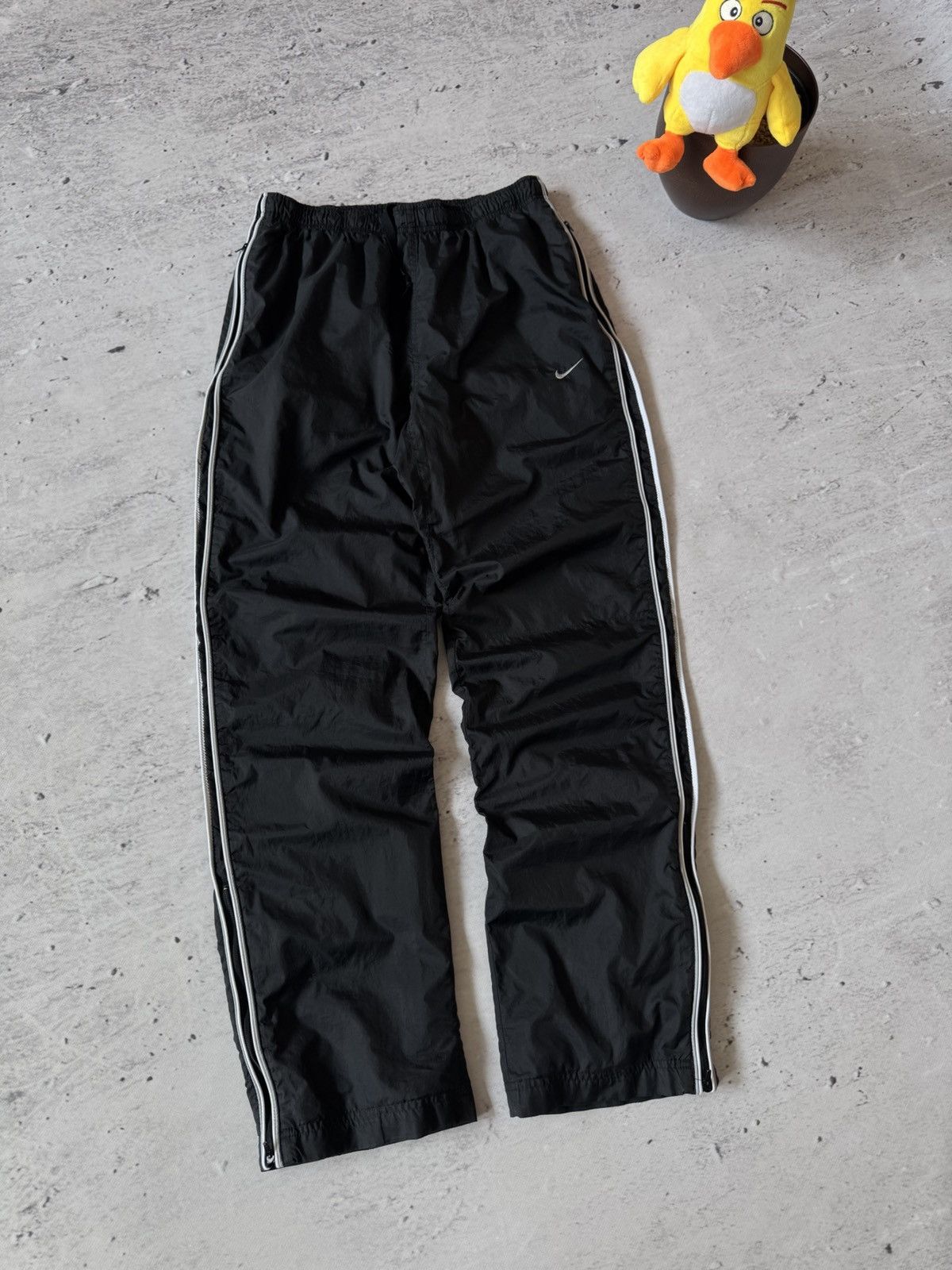 Nike × Vintage NIKE NYLON VINTAGE Y2K OVERSIZE BAGGY FIT PANTS SWEATPANTS Size US 32 / EU 48 - 2 Thumbnail