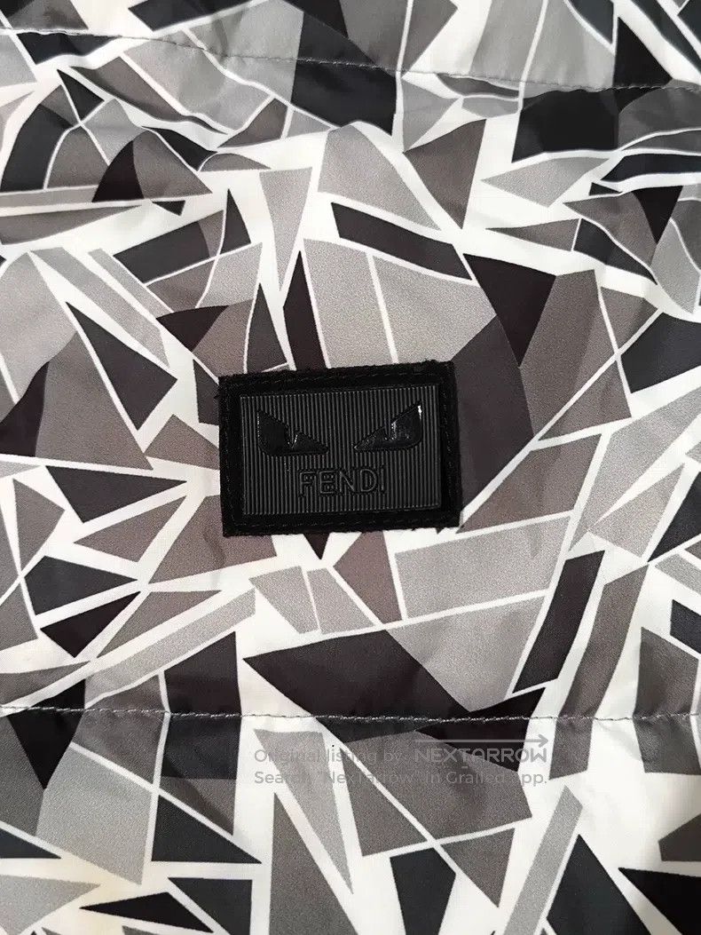 Fendi Fendi Gray geometric print double-sided Size US M / EU 48-50 / 2 - 7 Thumbnail