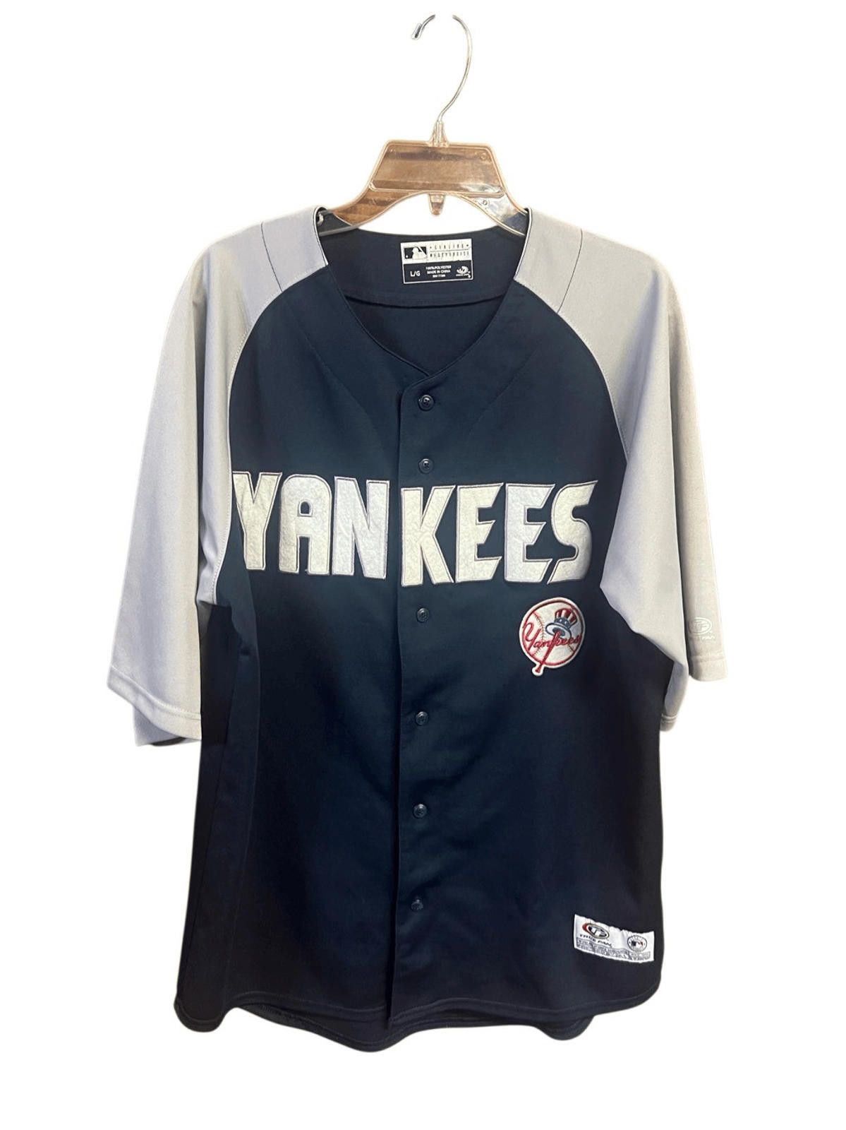 Designer New York Yankees genuine merchandise Jersey Sz L Size US L / EU 52-54 / 3 - 1 Thumbnail