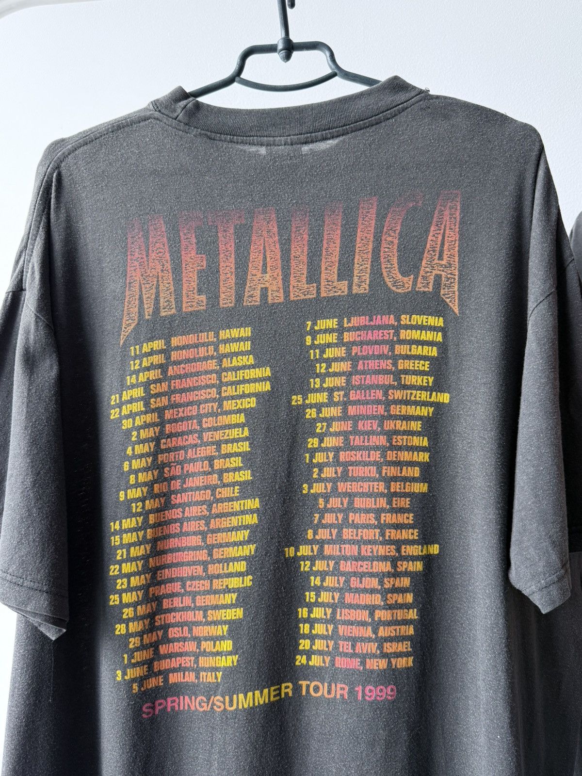 Band Tees Vintage 1999 Metallica Band Tour Tee T-Shirt Size US XL / EU 56 / 4 - 4 Thumbnail