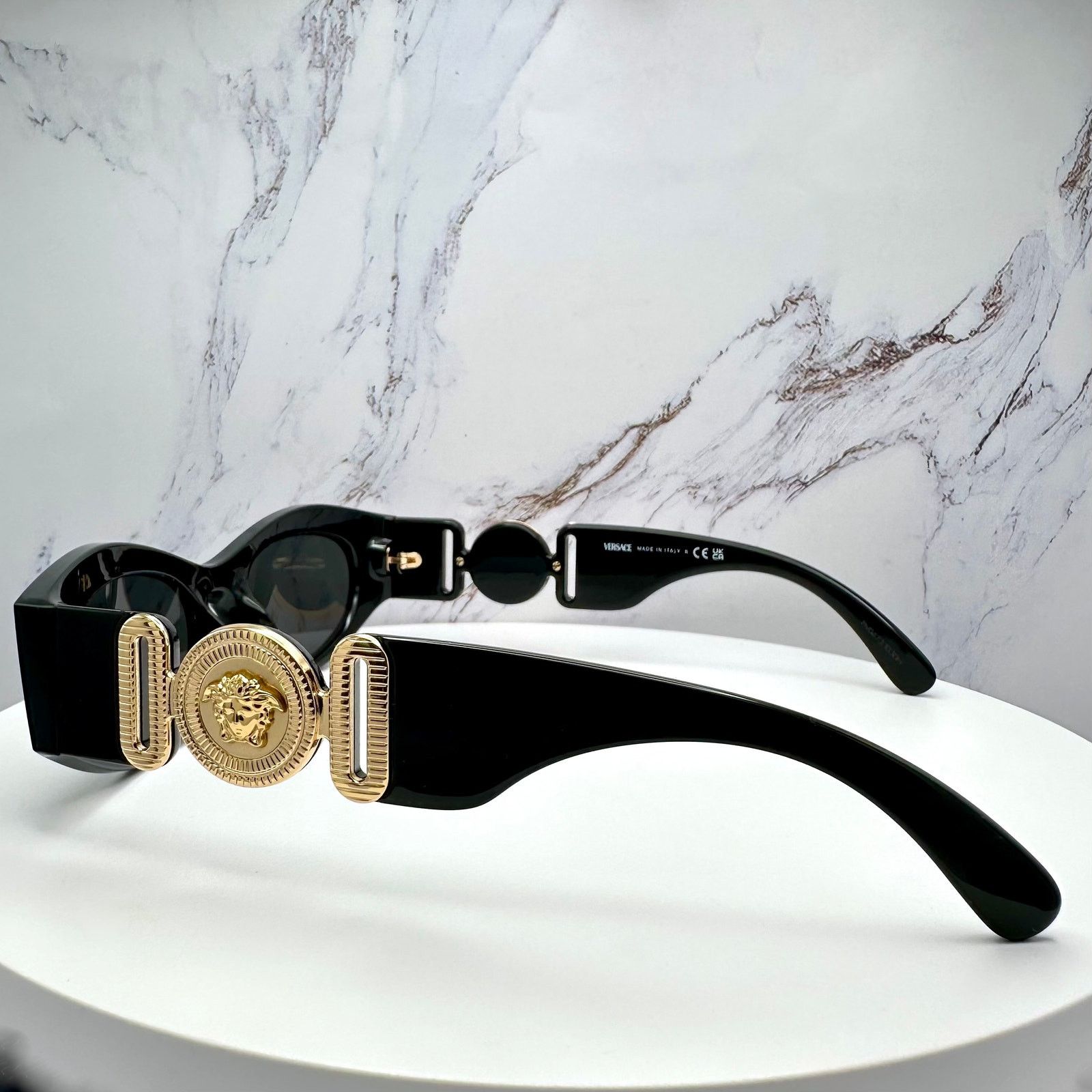 Versace New Versace Sunglasses Black Gold Seen On Sabrina Carpenter Size ONE SIZE - 4 Thumbnail