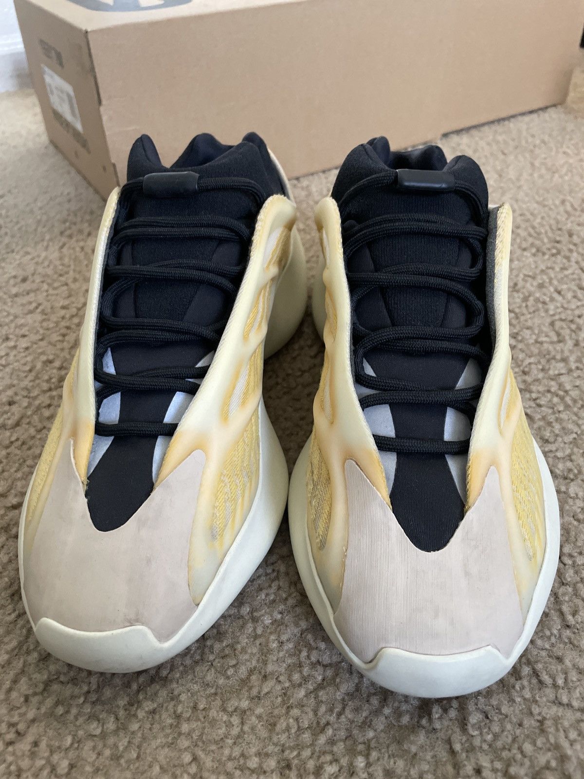 Yeezy yeezy 700 v3 safflower monos Size US 10.5 / EU 43-44 - 3 Thumbnail