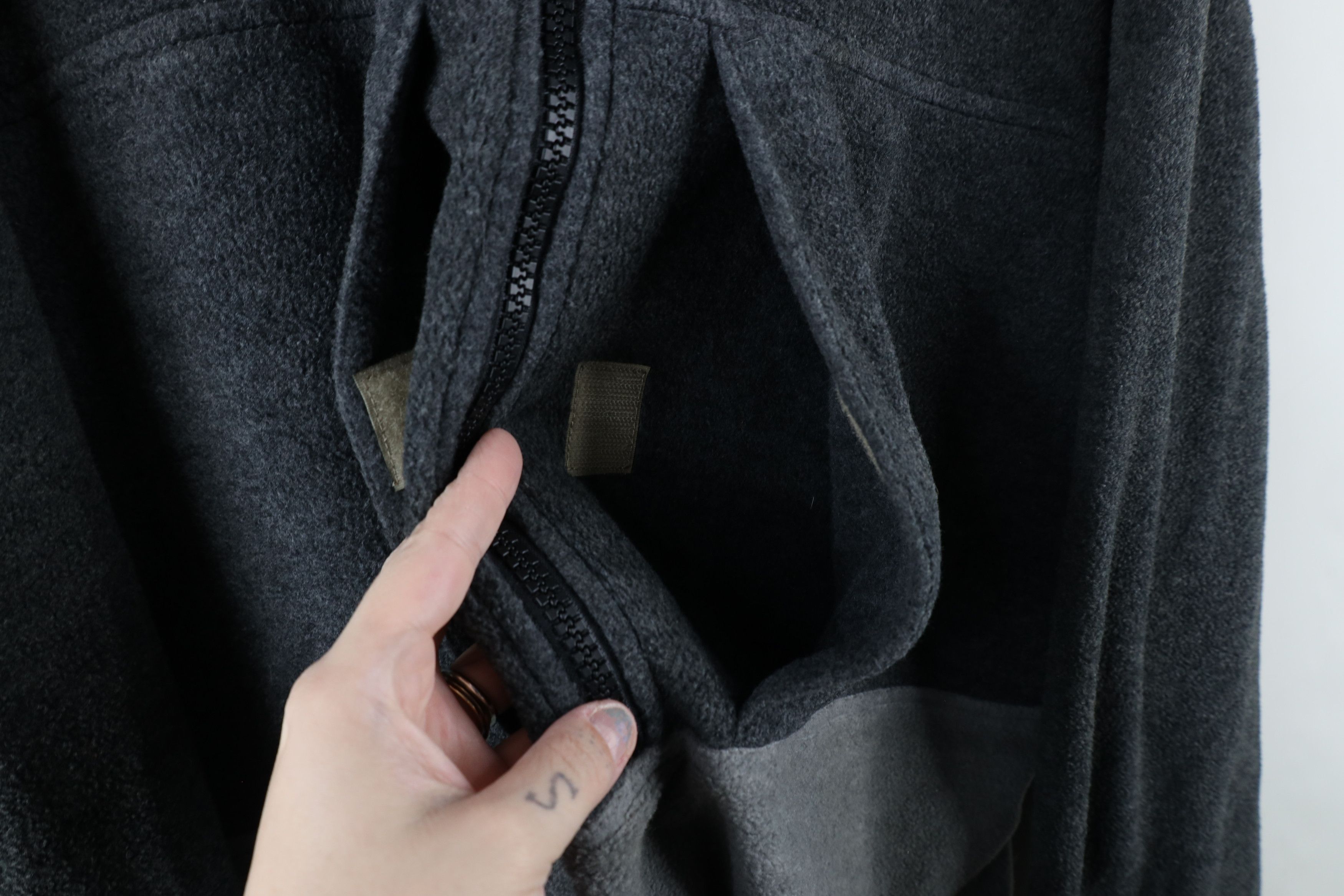 Tommy Hilfiger × Vintage Vintage 90s Tommy Hilfiger Block Half Zip Fleece Sweater Size US XXL / EU 58 / 5 - 6 Thumbnail
