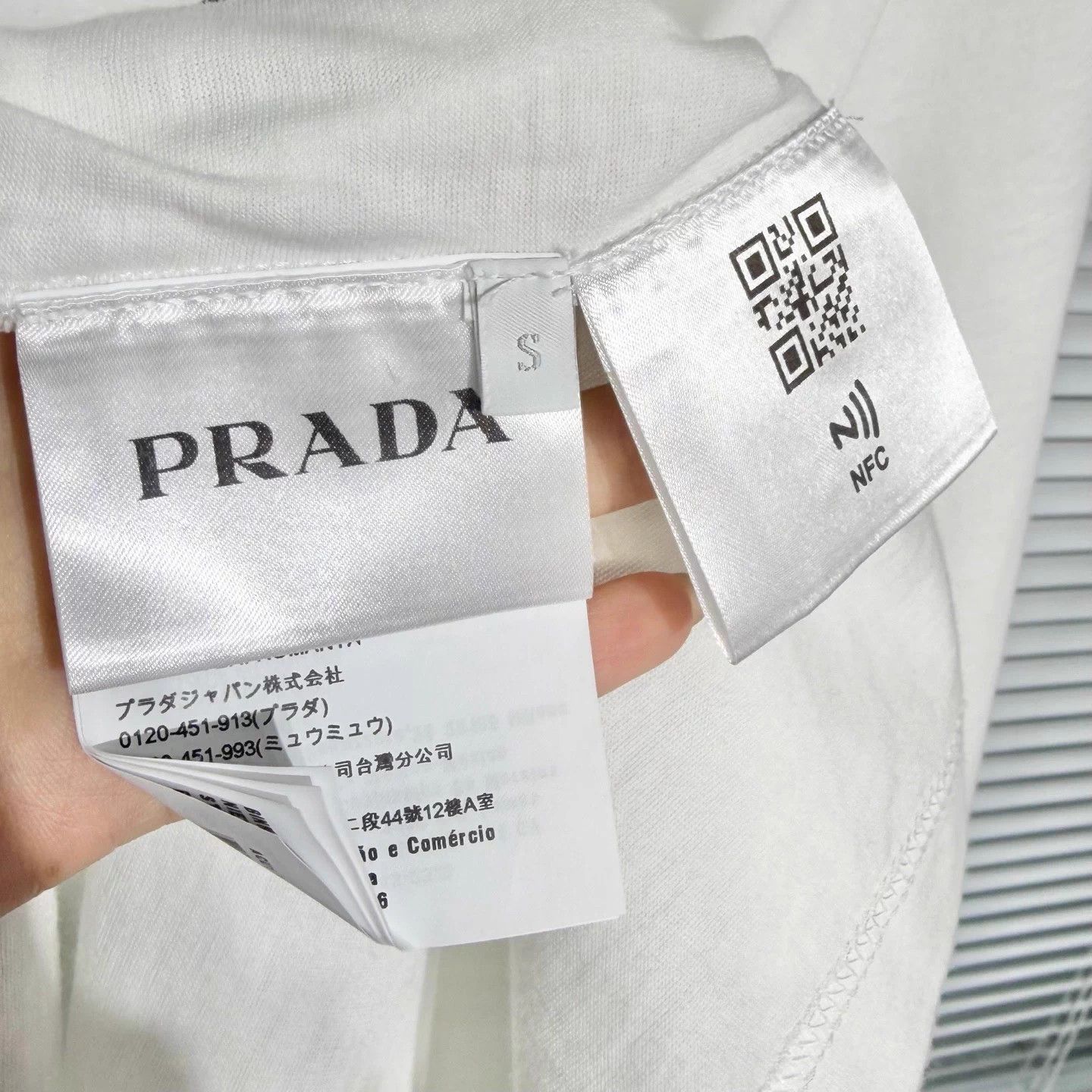 Prada Prada White Oversized T-shirt Triangle Logo Print S Size US S / EU 44-46 / 1 - 4 Thumbnail