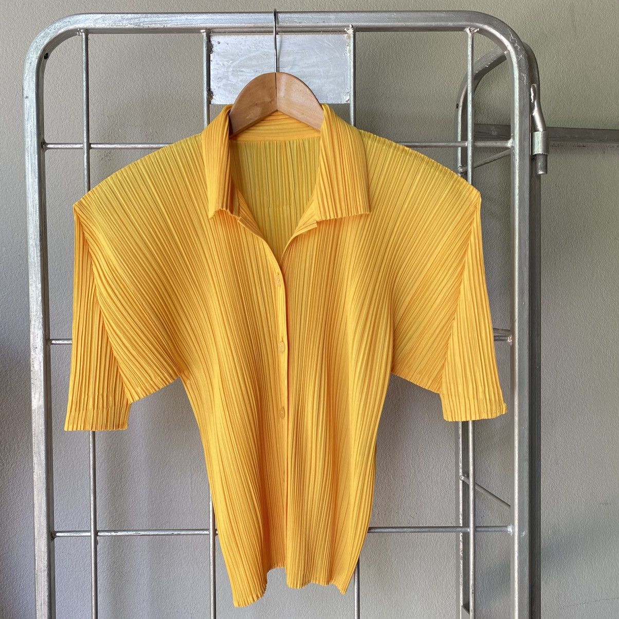 Pleats Please Issey Miyake Pleats Please Issey Miyake Sunshine Pleated Yellow Shirt Size M / US 6-8 / IT 42-44 - 6 Thumbnail