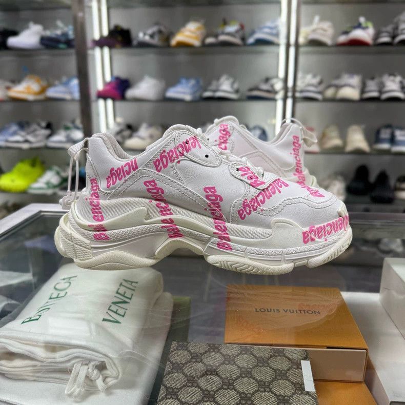 Balenciaga Balenciaga Triple S Sneakers Size 38-2505 Size US 5 / IT 35 - 4 Thumbnail