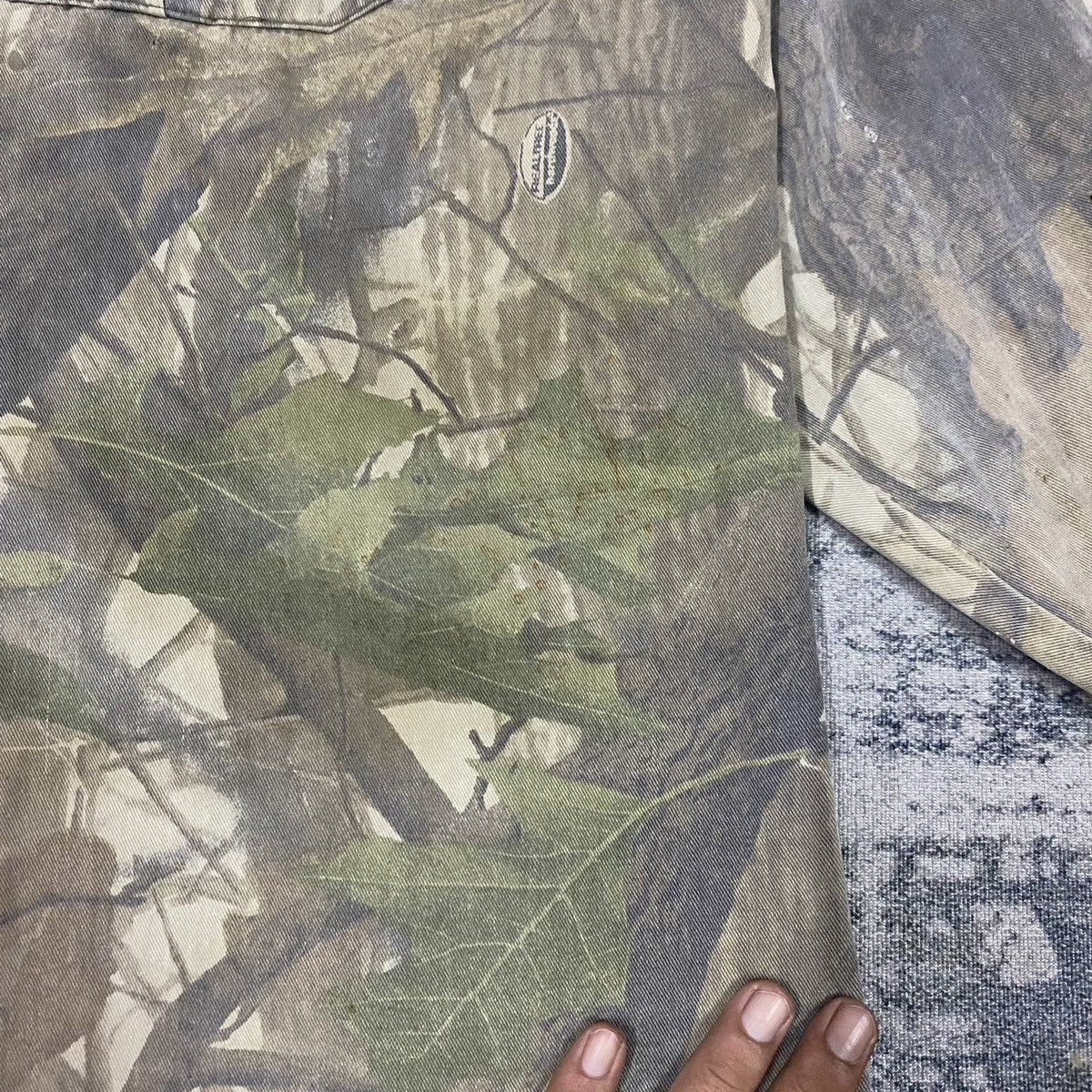 Japanese Brand × Realtree × Vintage Vintage Realtree Hardwoods by Duxbak Thrasher Button Up Size US XL / EU 56 / 4 - 7 Thumbnail