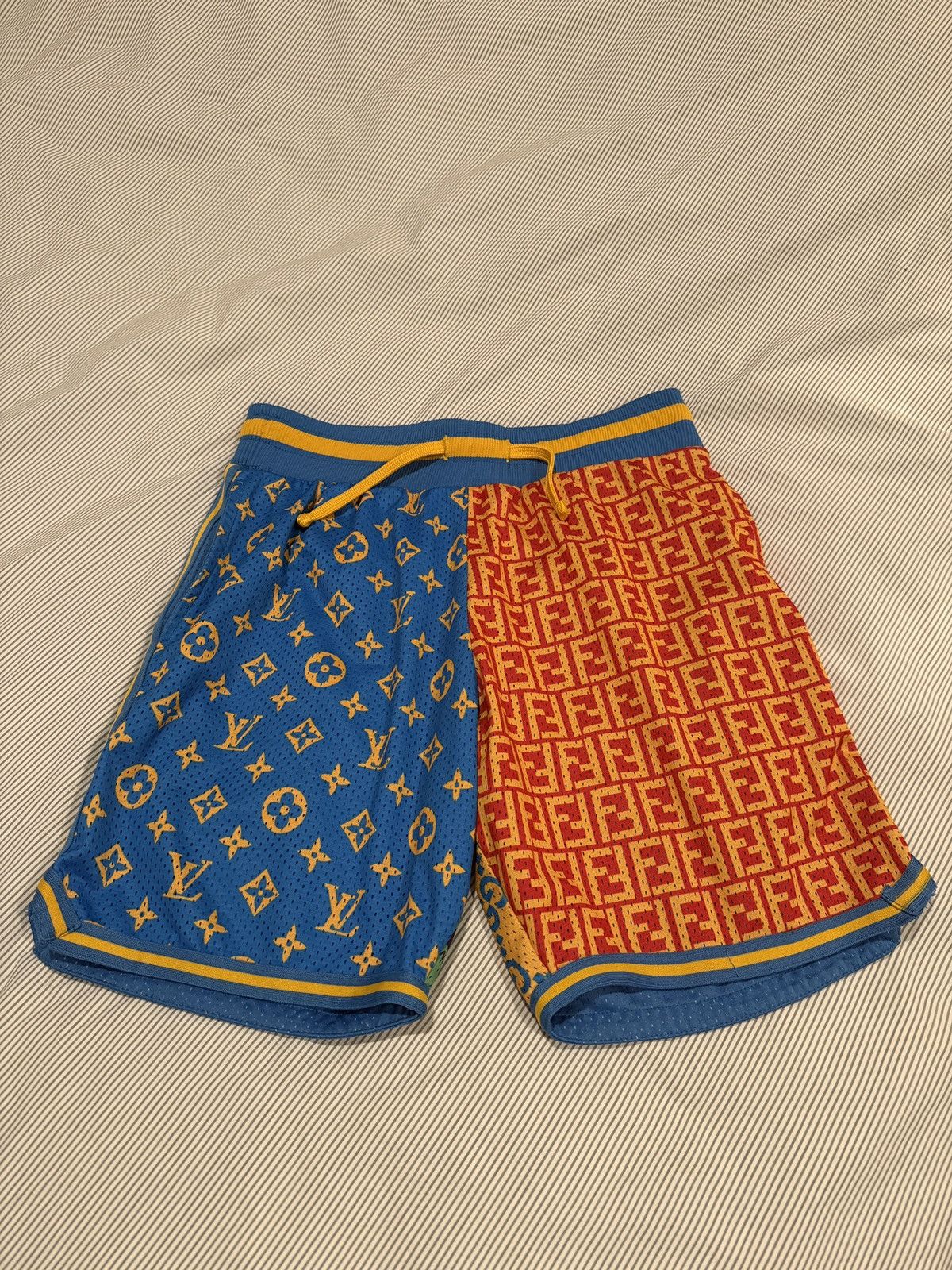 Market Chinatown Market Secret Club Shorts Used Men’s Small Size US 30 / EU 46 - 1 Thumbnail