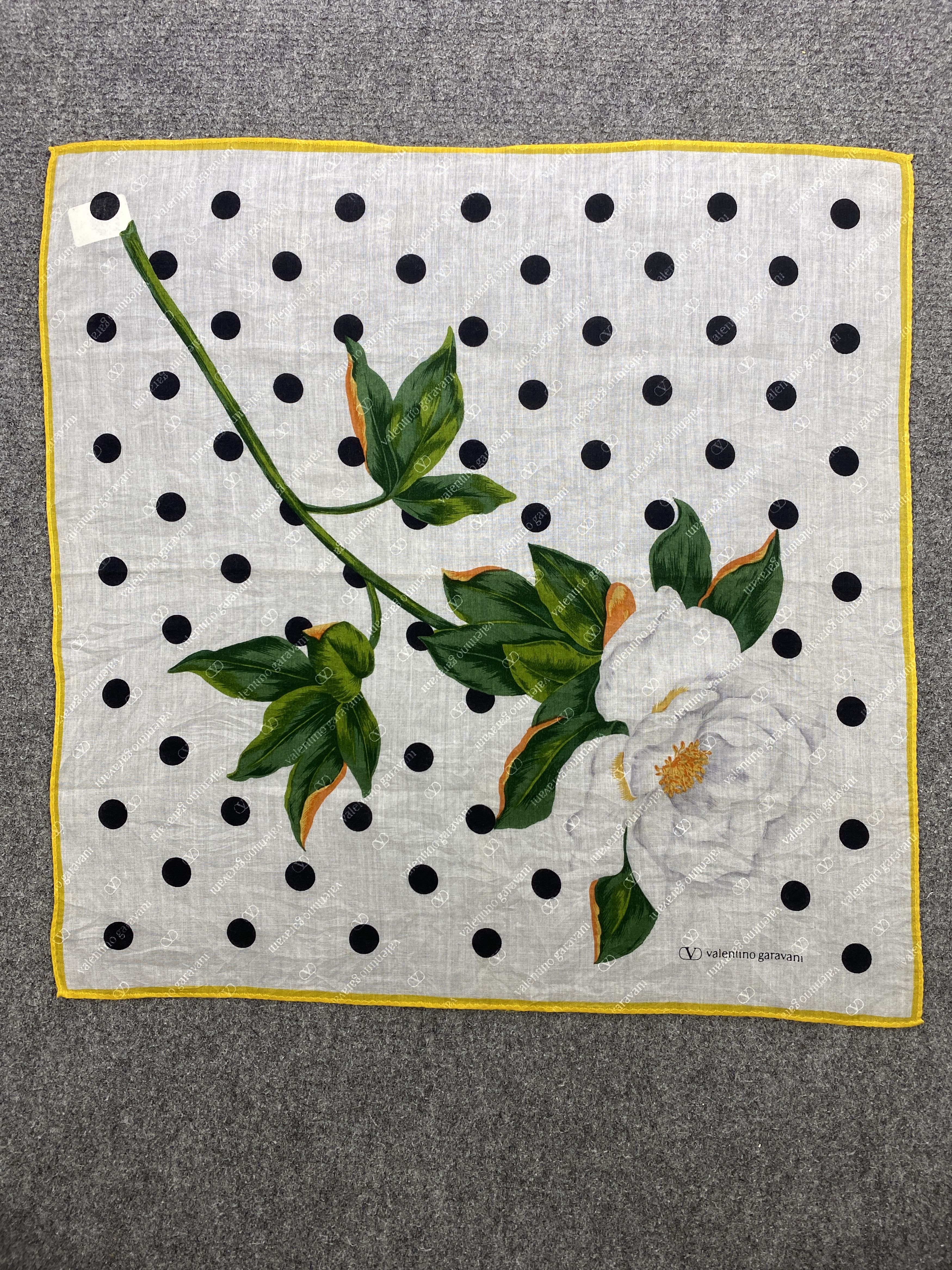 Vintage Valentino Garavani Handkerchief / Neckerchief HKC0701 Size ONE SIZE - 4 Thumbnail