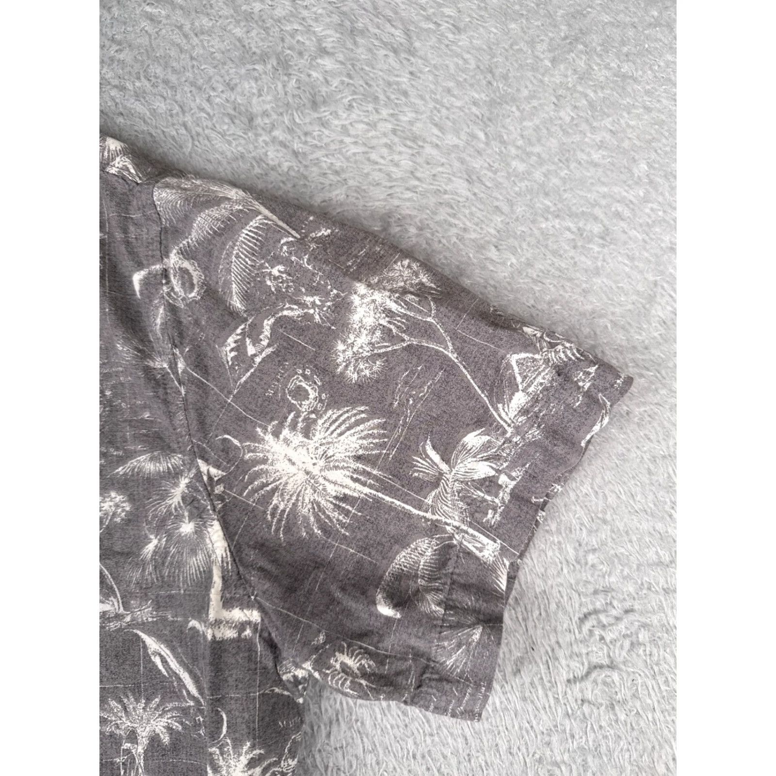 Quiksilver Quiksilver Waterman Shirt Adult XL Gray SLIM Palm Cotton Blend Hawaiian Floral Button-Up Short Sleeve Casual Holiday Resort Beach Mens Size US XL / EU 56 / 4 - 2 Thumbnail