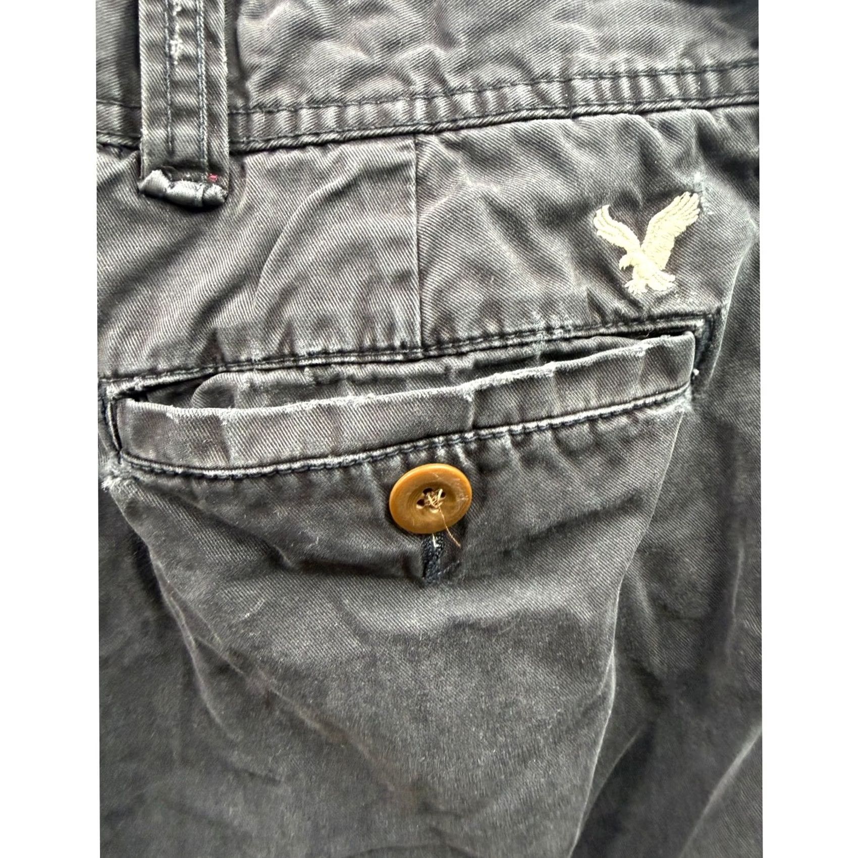 American Eagle Outfitters American Eagle Outfitters Longer Length Shorts Mens Grey Faded Raw Hem 30 Size US 30 / EU 46 - 2 Thumbnail