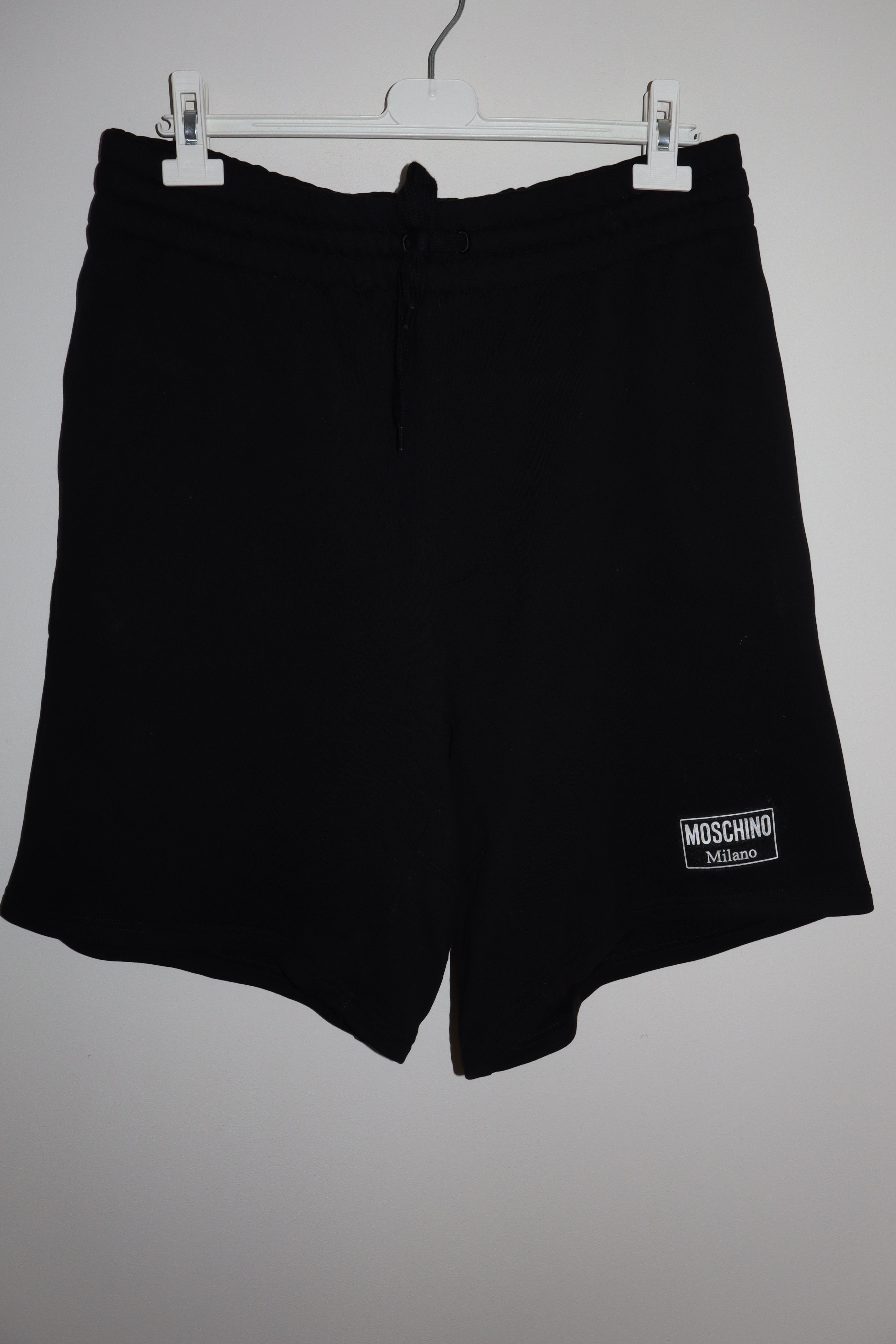 Moschino Oversized logo shorts Size US 34 / EU 50 - 1 Thumbnail
