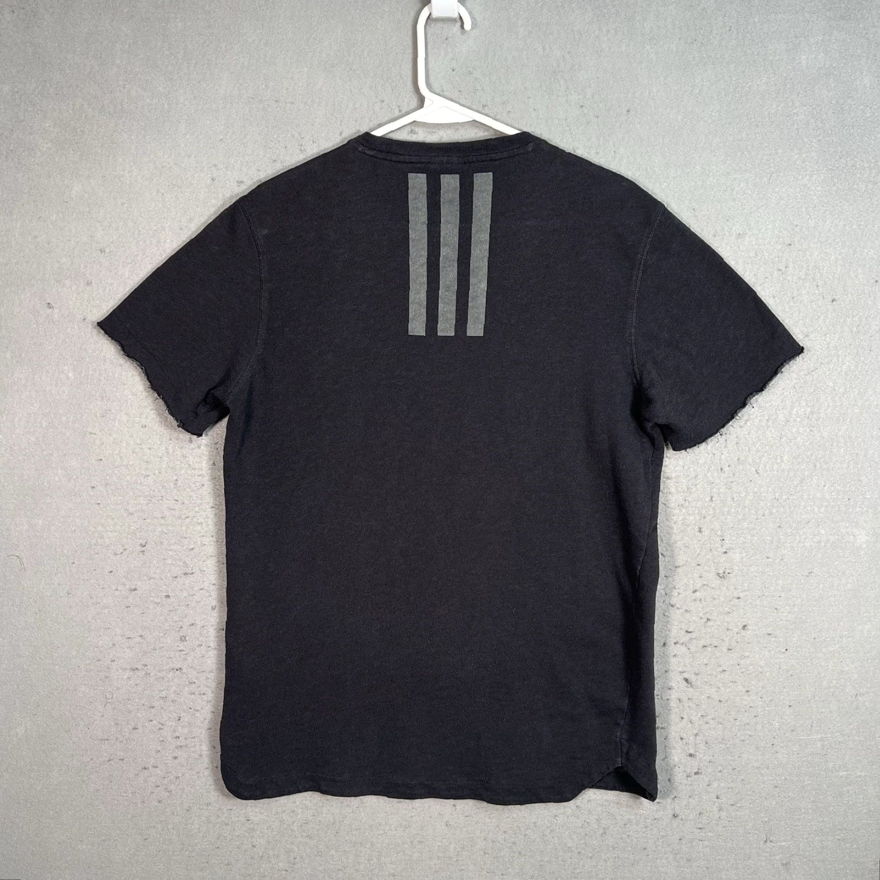 Adidas VINTAGE Adidas Athletic T Shirt Mens Adult Medium Black Crew Neck Short Sleeve Sports Size US M / EU 48-50 / 2 - 2 Thumbnail