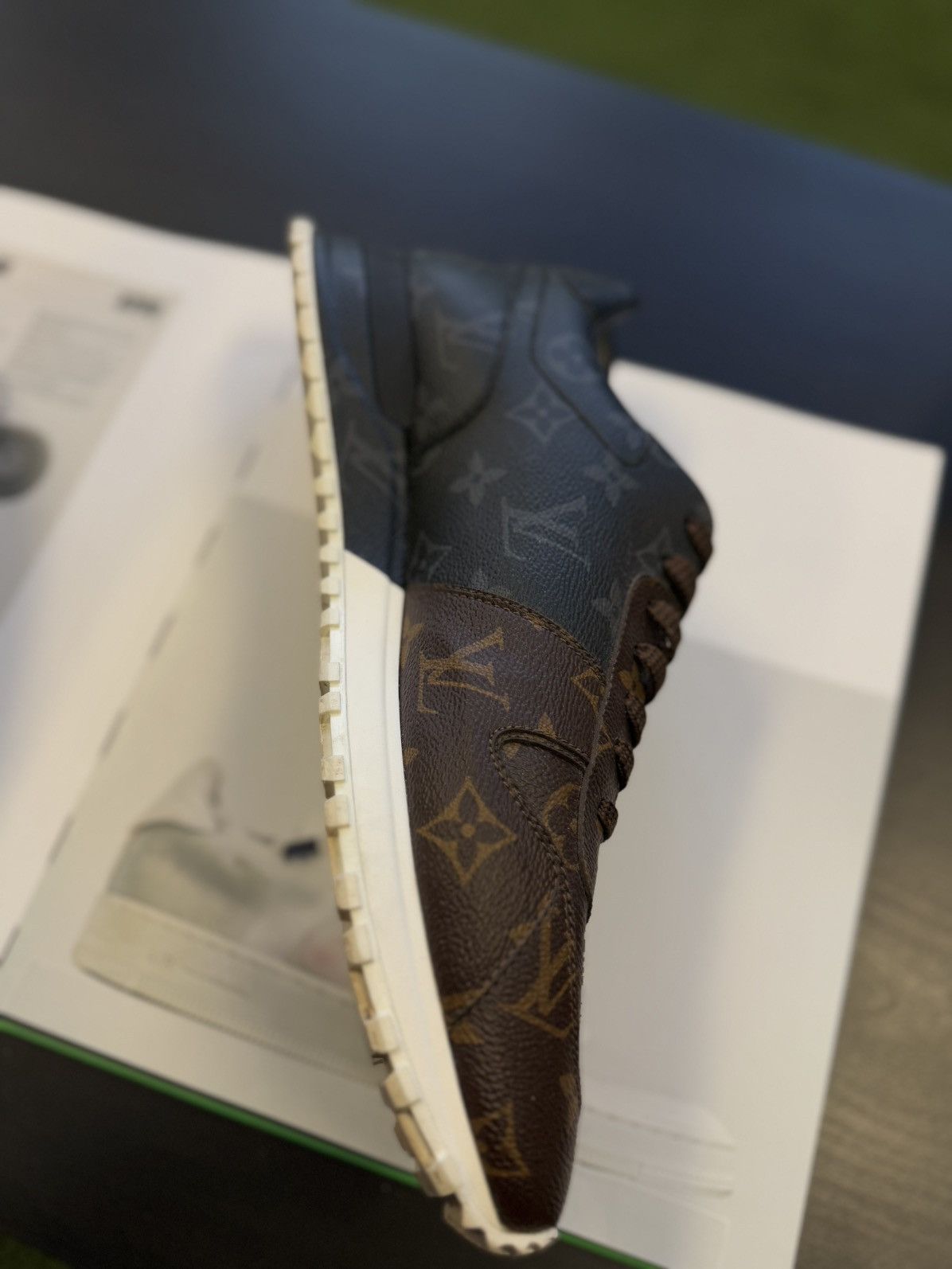 Louis Vuitton 9LV/10US - Louis Vuitton Runaway Trainer Monogram Size US 10 / EU 43 - 8 Thumbnail