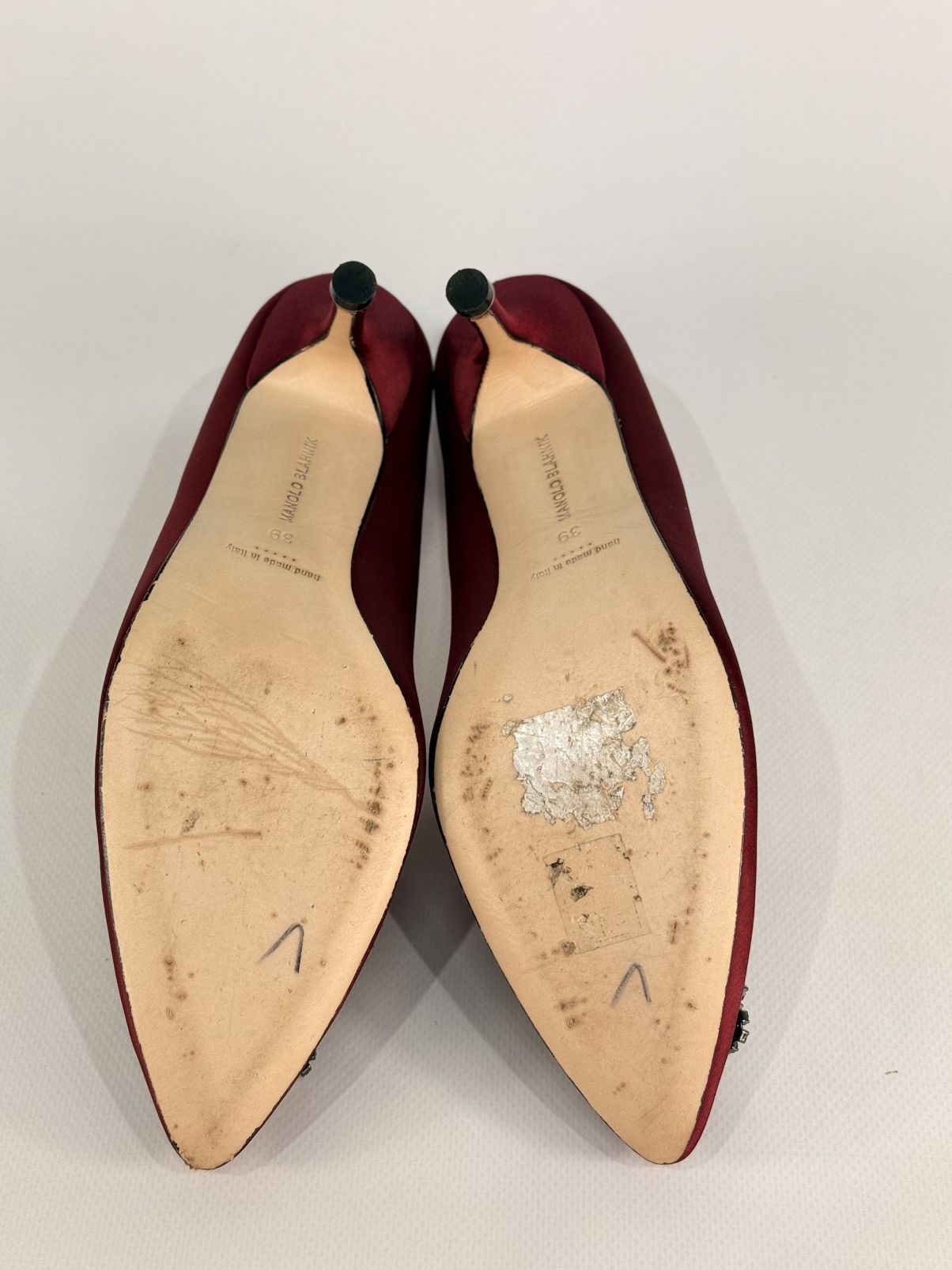 Manolo Blahnik Manolo Blahnik Hangisi 70 Burgundy Satin Pumps Size 39 Size US 9 / IT 39 - 10 Thumbnail