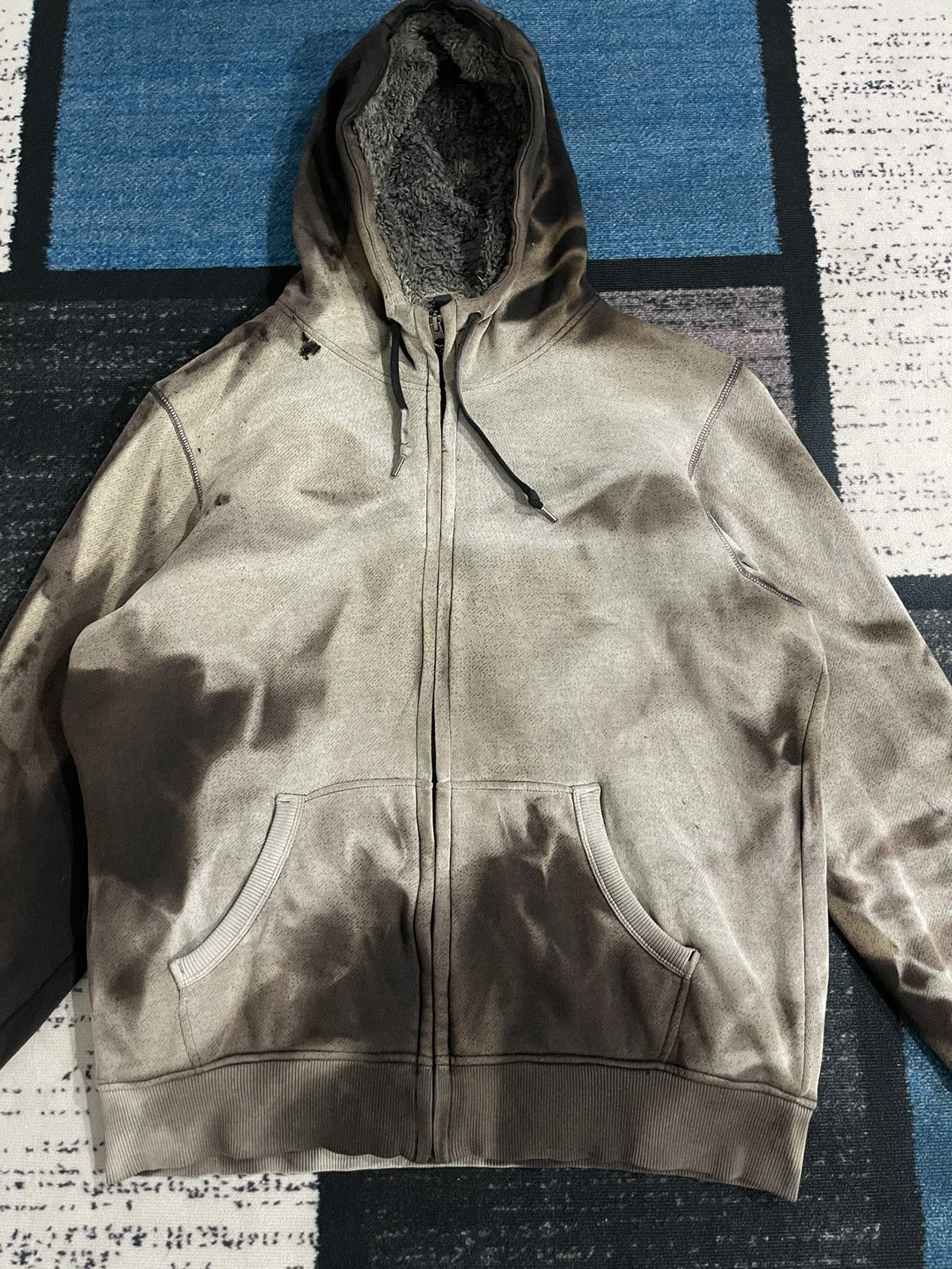 Uniqlo Uniqlo Distressed Sweatshirt Hoodie Size US XL / EU 56 / 4 - 5 Thumbnail