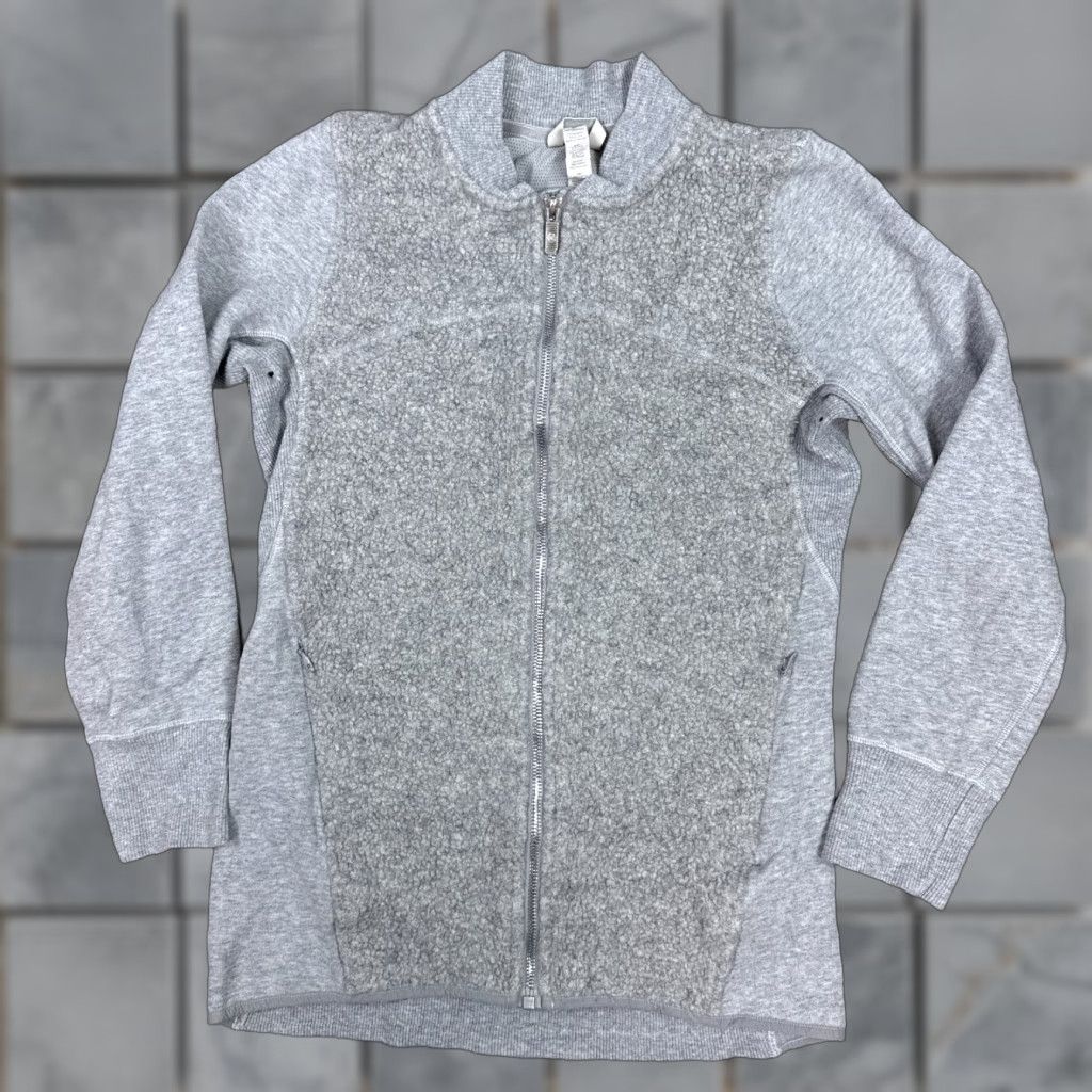 Lululemon Lululemon Jacket Womens 4 Gray Stand Out Sherpa Train Gym Running Yoga Exercise Hooded Full Zip Reversible All Seasons Size S / US 4 / IT 40 - 1 Thumbnail