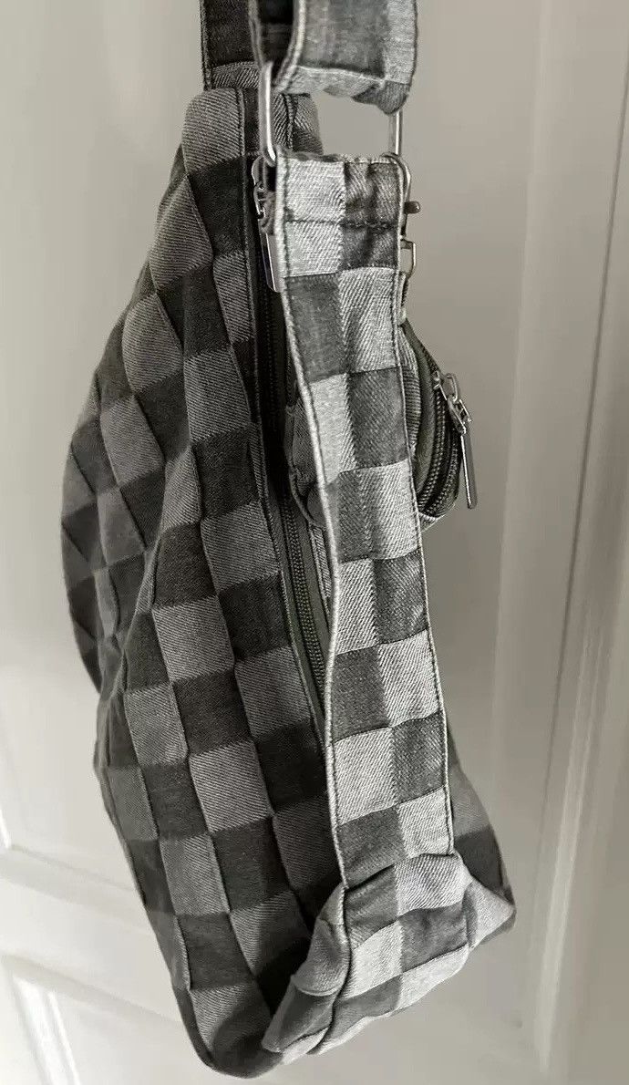 Japanese Brand 2000s aesthetic outdoor checkerboard messenger bag hobo bag Size ONE SIZE - 9 Thumbnail