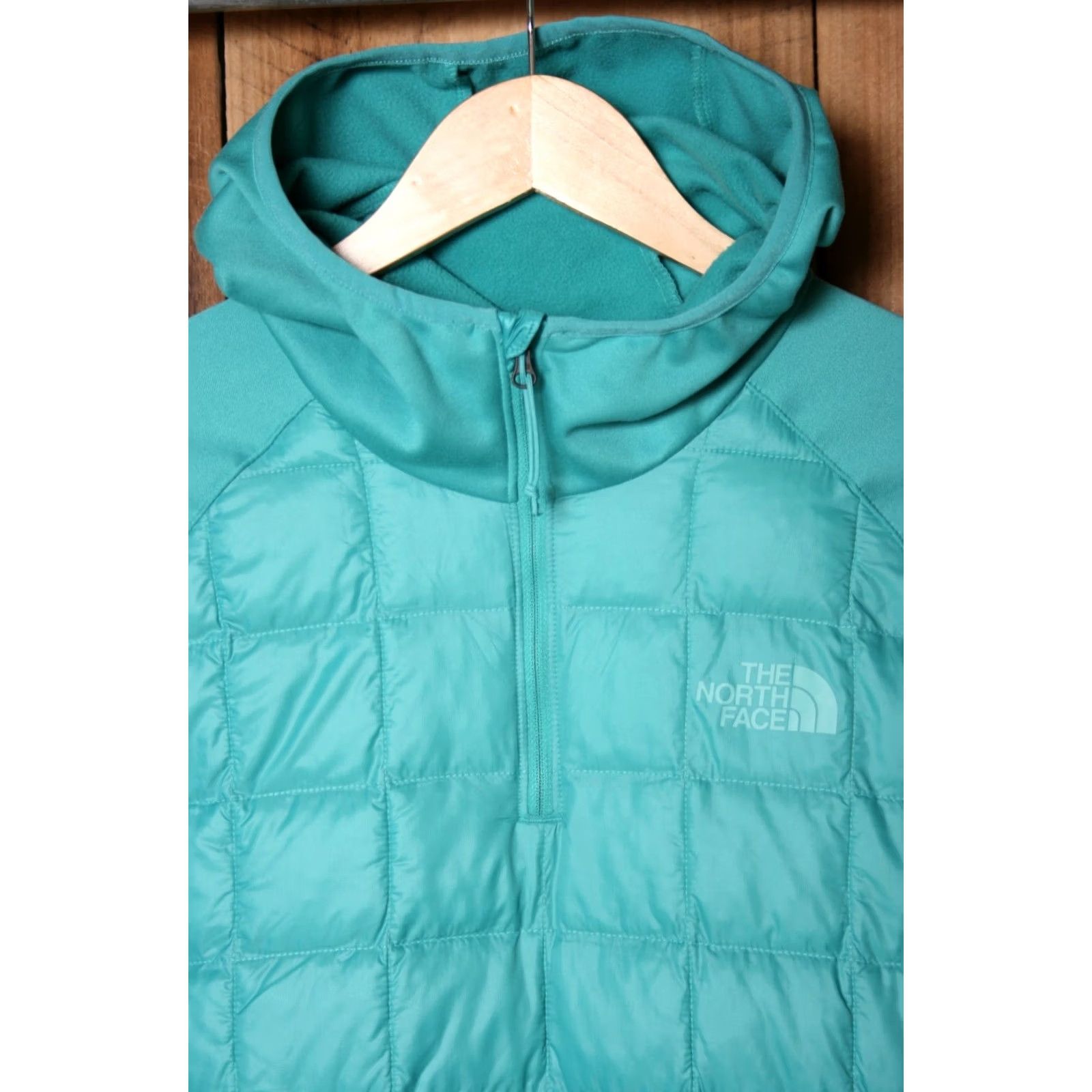 The North Face TNF Thermoball Eco Hybrid Porcelain Green Quilted 1/4 Zip Hooded Jacket Sz. S Mens Hoodie Green 1/4 Zip Nylon Zip Closure New with Tags Size US S / EU 44-46 / 1 - 2 Thumbnail