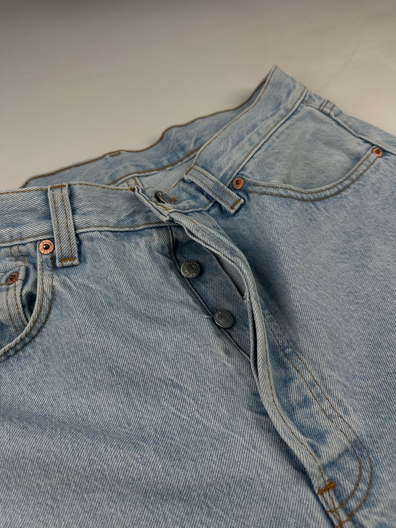Levi's Vintage 90s Levi’s Washed Blue Denim Jeans Size US 30 / EU 46 - 5 Thumbnail