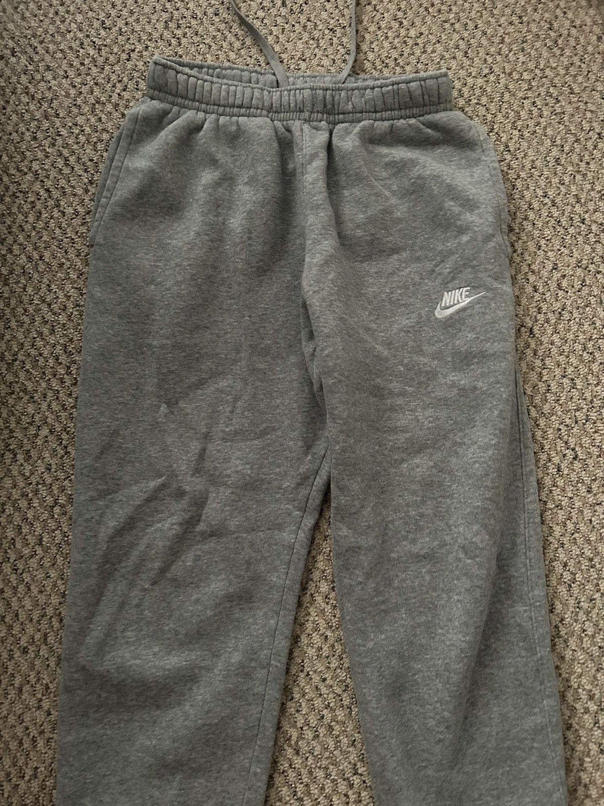 Nike Nike Grey Sweatpants Size US 28 / EU 44 - 1 Thumbnail