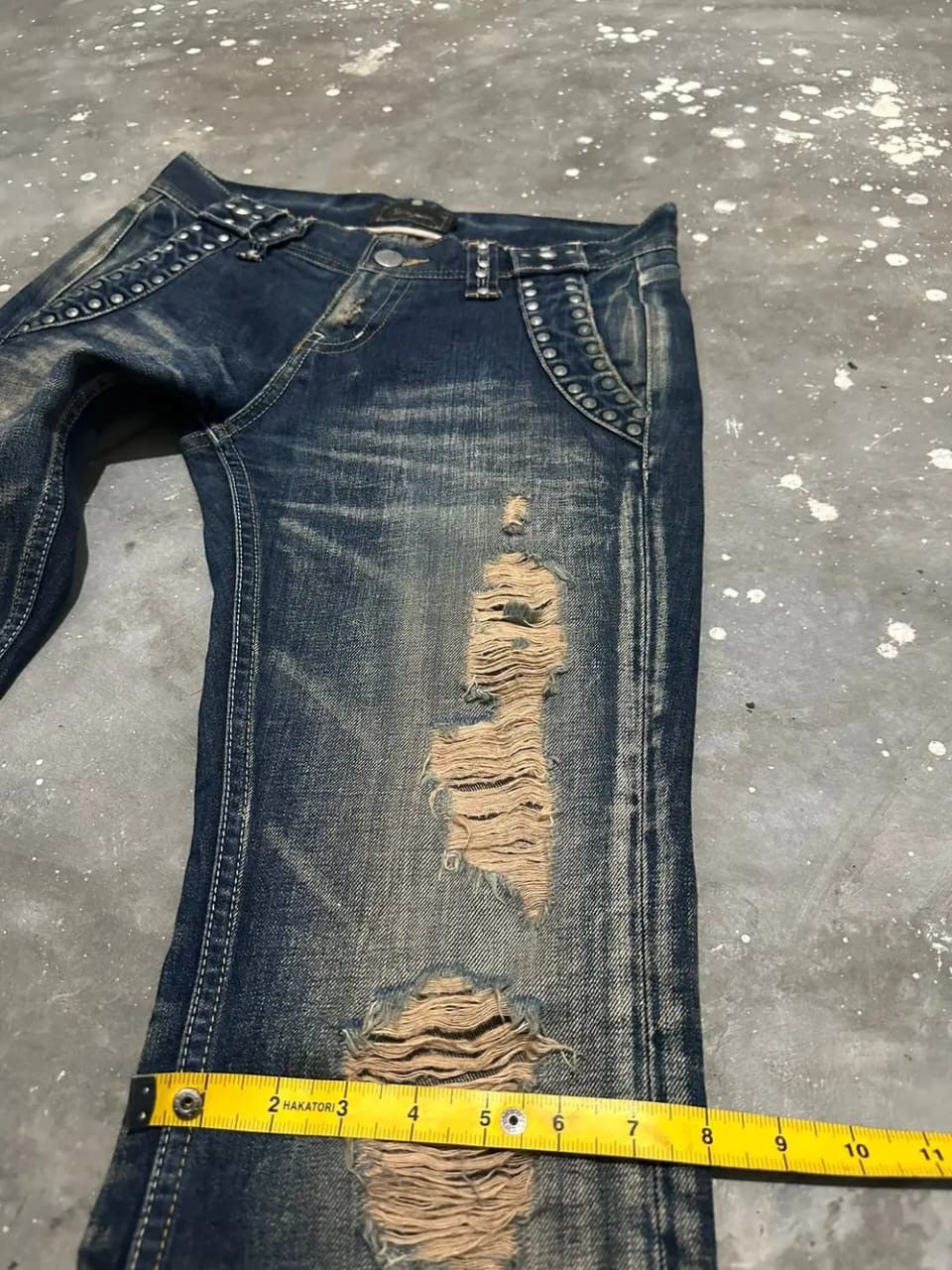 Vanquish Rare!!! Vanquish Japan studded Distressed FLared Mud Denim Size US 29 - 12 Thumbnail