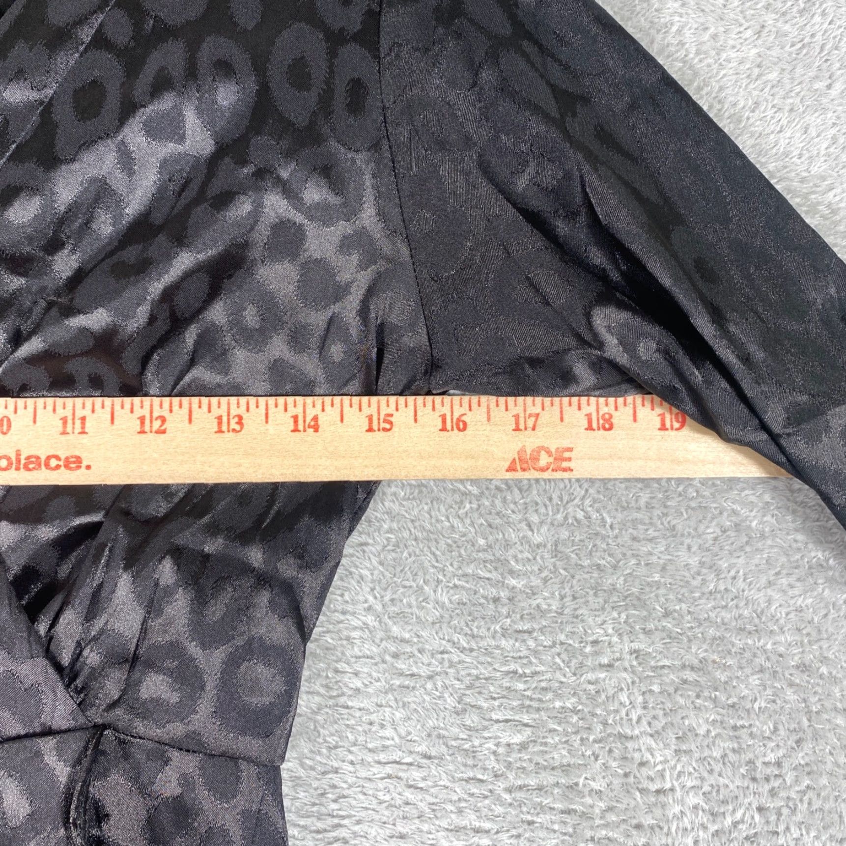 Vintage VINTAGE Jon & Anna Blouse Women's Small Black Wrap Style Satin Leopard Bow Long Sleeve V-Neck Balloon Sleeve Sl**-** Size S / US 4 / IT 40 - 6 Thumbnail