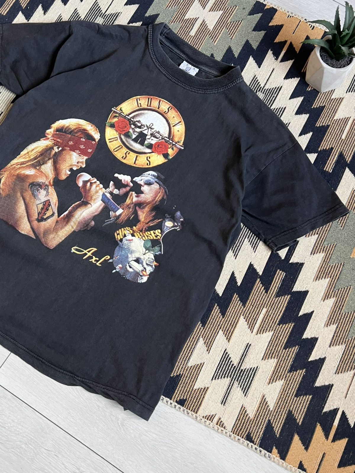 Band Tees Guns N’ Roses Vintage 90’s Axl T-shirt Size US M / EU 48-50 / 2 - 4 Thumbnail