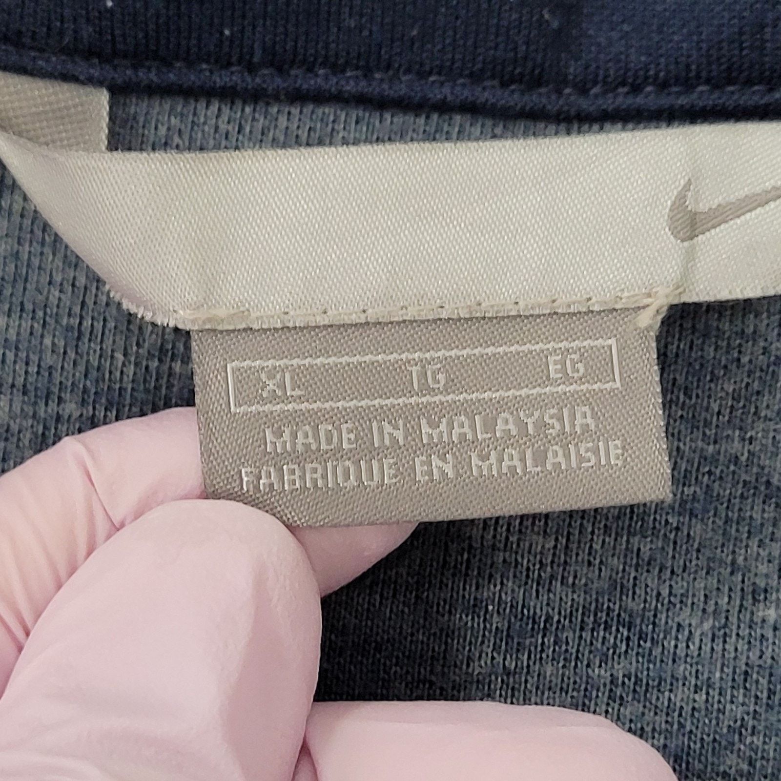 Nike Vintage Y2K NIKE Track Jacket XL Navy White Shoulder Stripe Size US XL / EU 56 / 4 - 11 Thumbnail