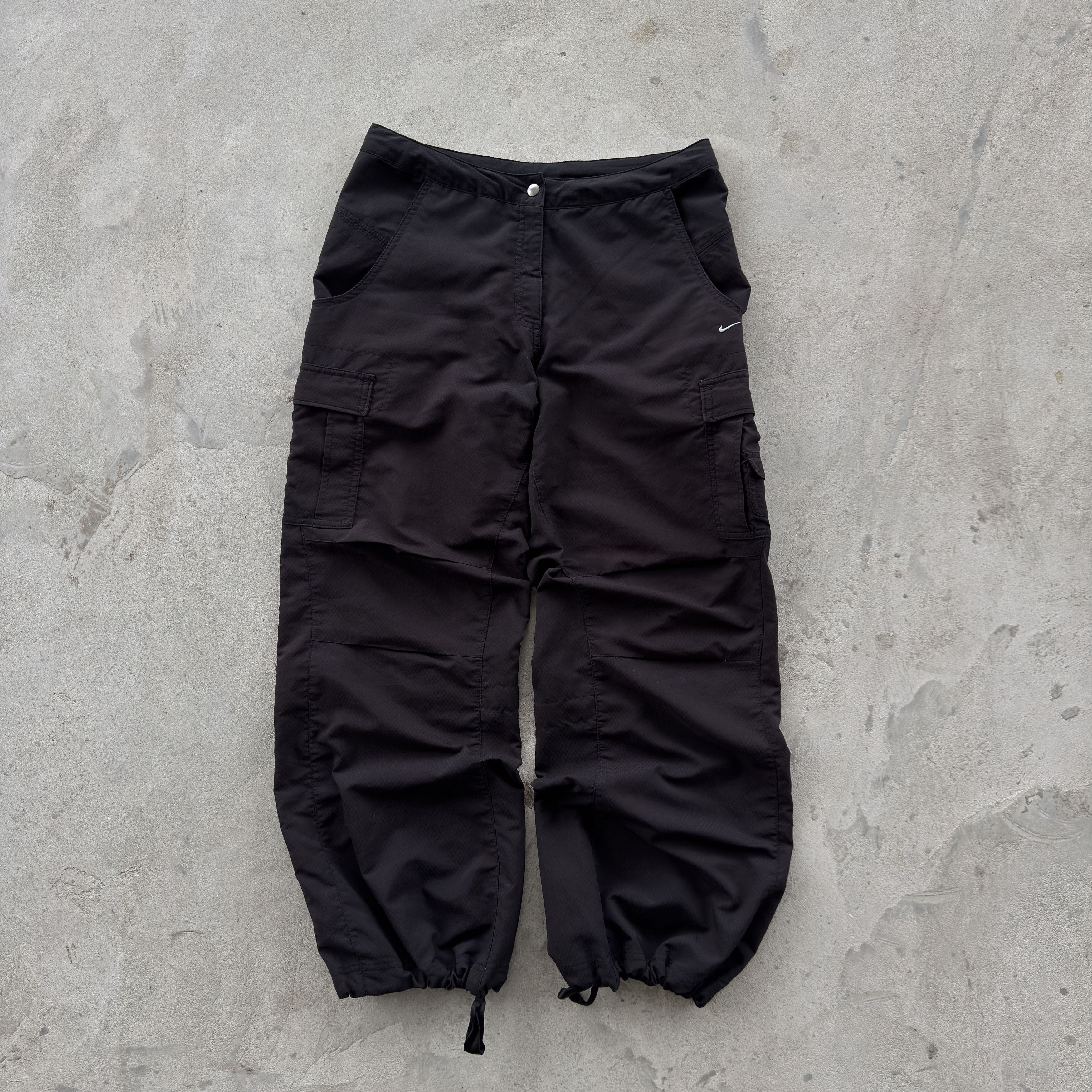 Nike Vintage Nike Cargo Baggy Nylon Pants Size 32" / US 10 / IT 46 - 1 Thumbnail