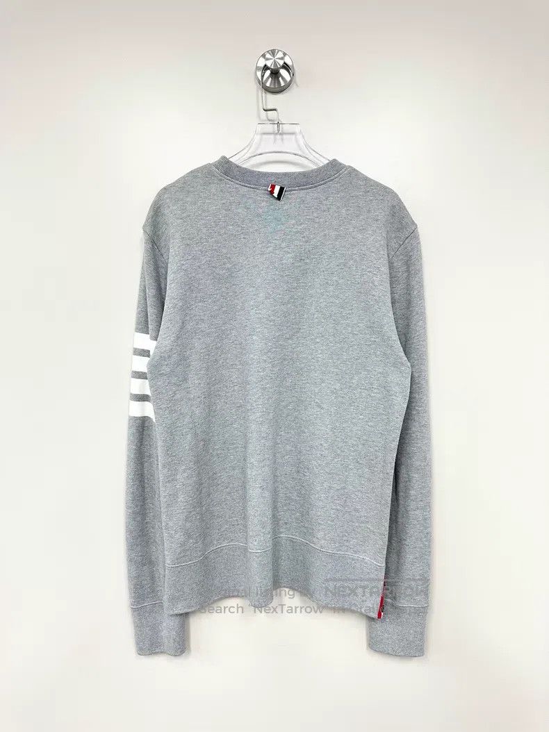 Thom Browne Thom Browne Gray Classic Four Stripe Long Sleeve Sweatshir Size US L / EU 52-54 / 3 - 2 Thumbnail
