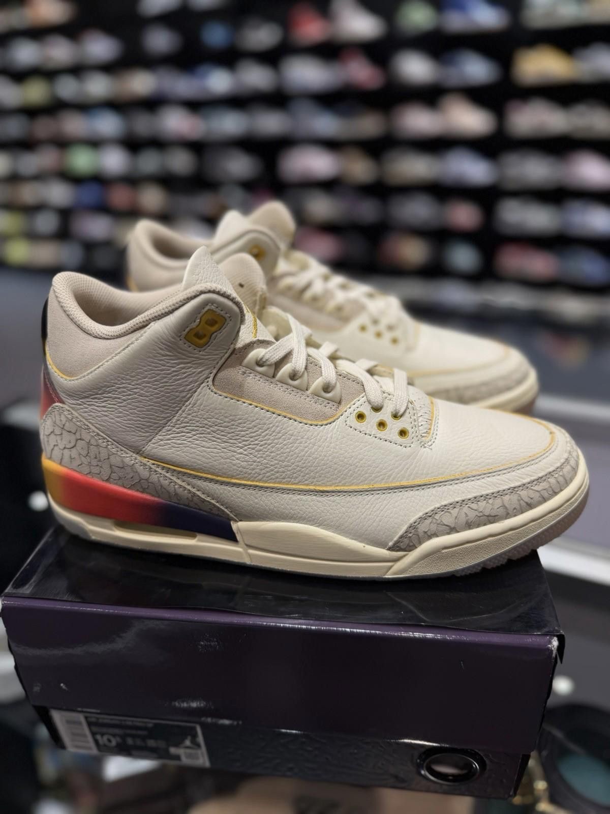 Jordan Brand 10.5 - Nike Air Jordan 3 Retro SP J Balvin Medellin Sunset Size US 10.5 / EU 43-44 - 2 Thumbnail